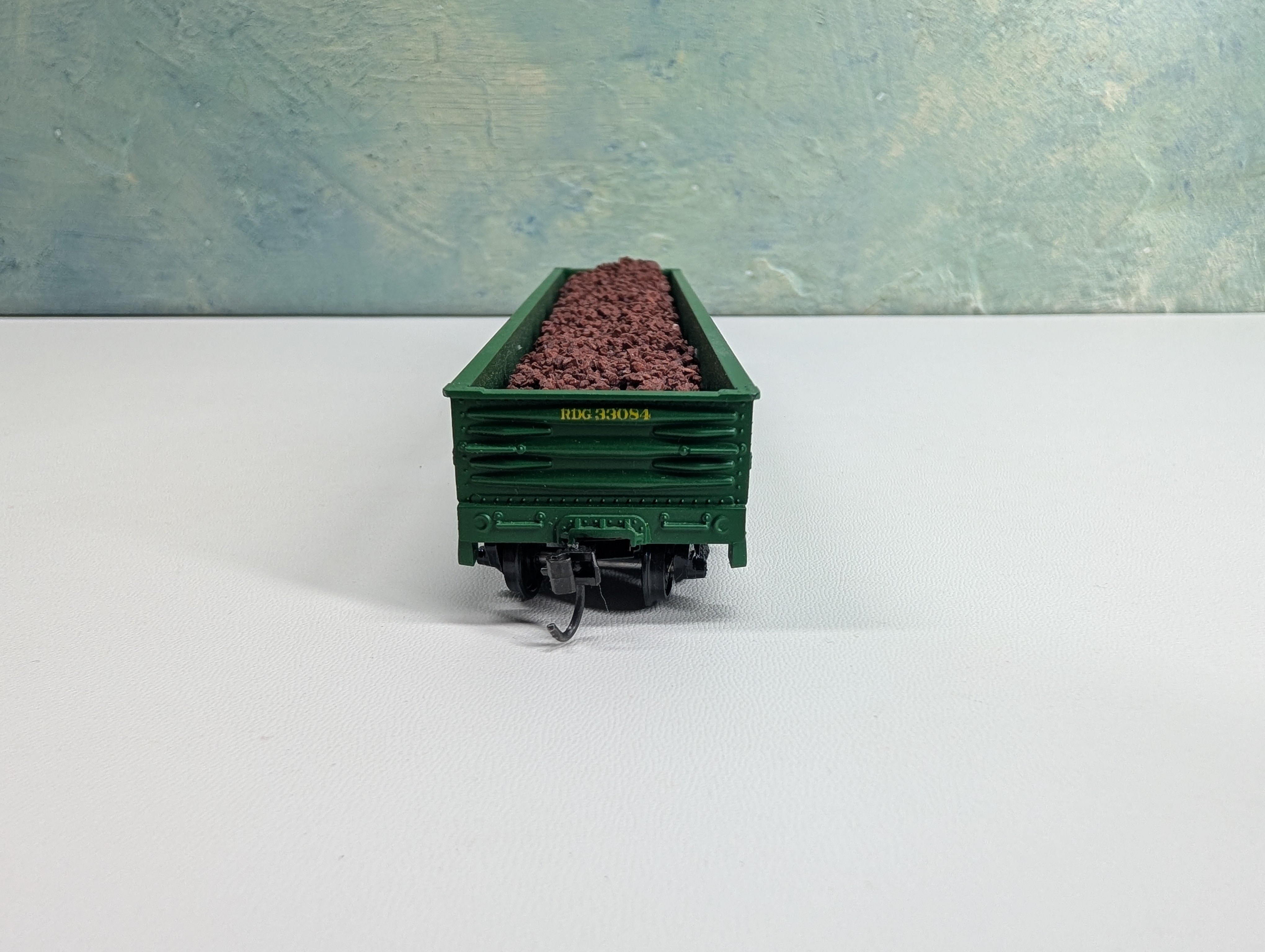 USED Athearn HO Scale 50' Gondola w/ Load Reading RDG #33084