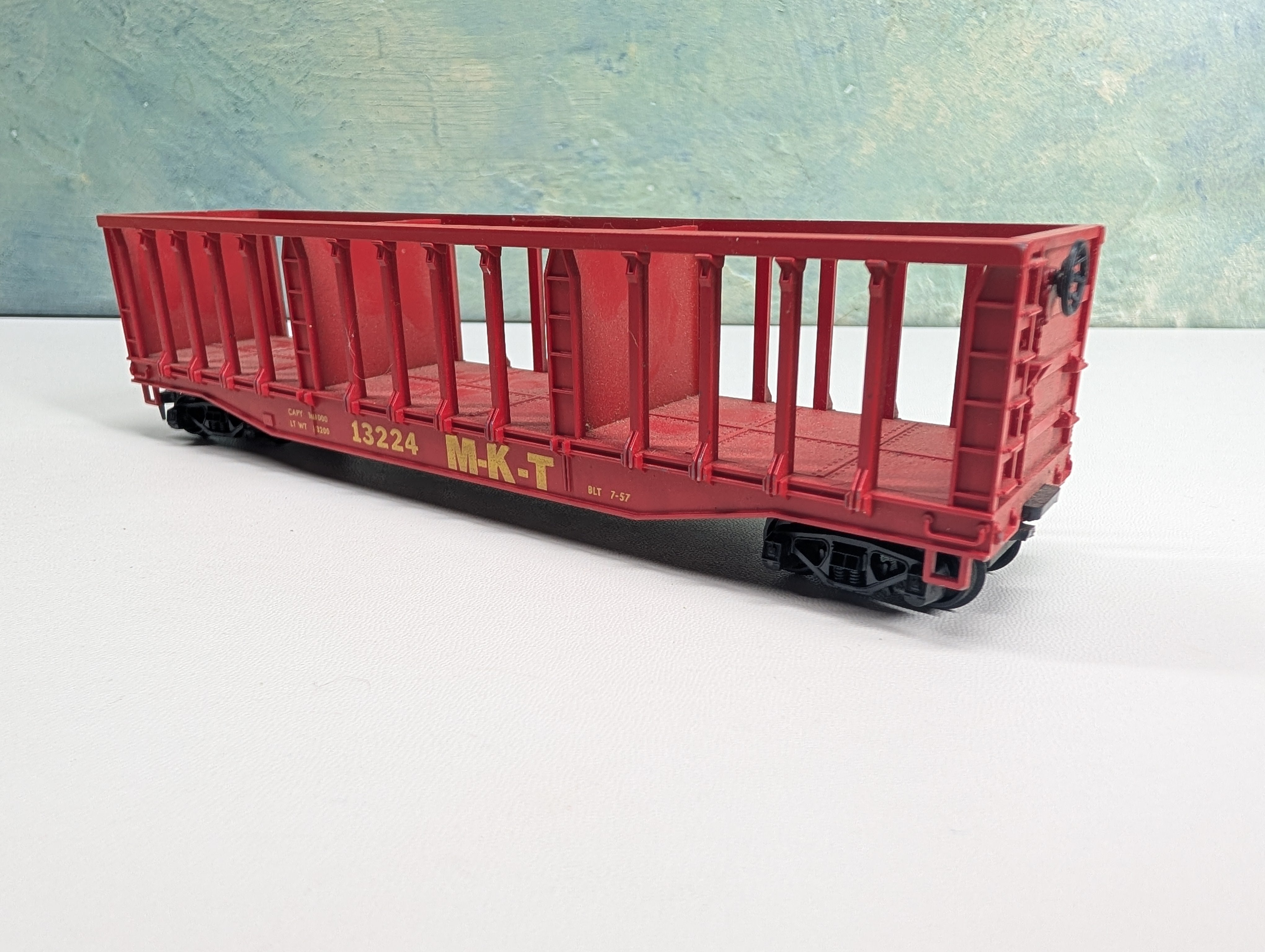 USED ROCO HO Scale 50' Pulpwood Rack Flat Car MKT #13224