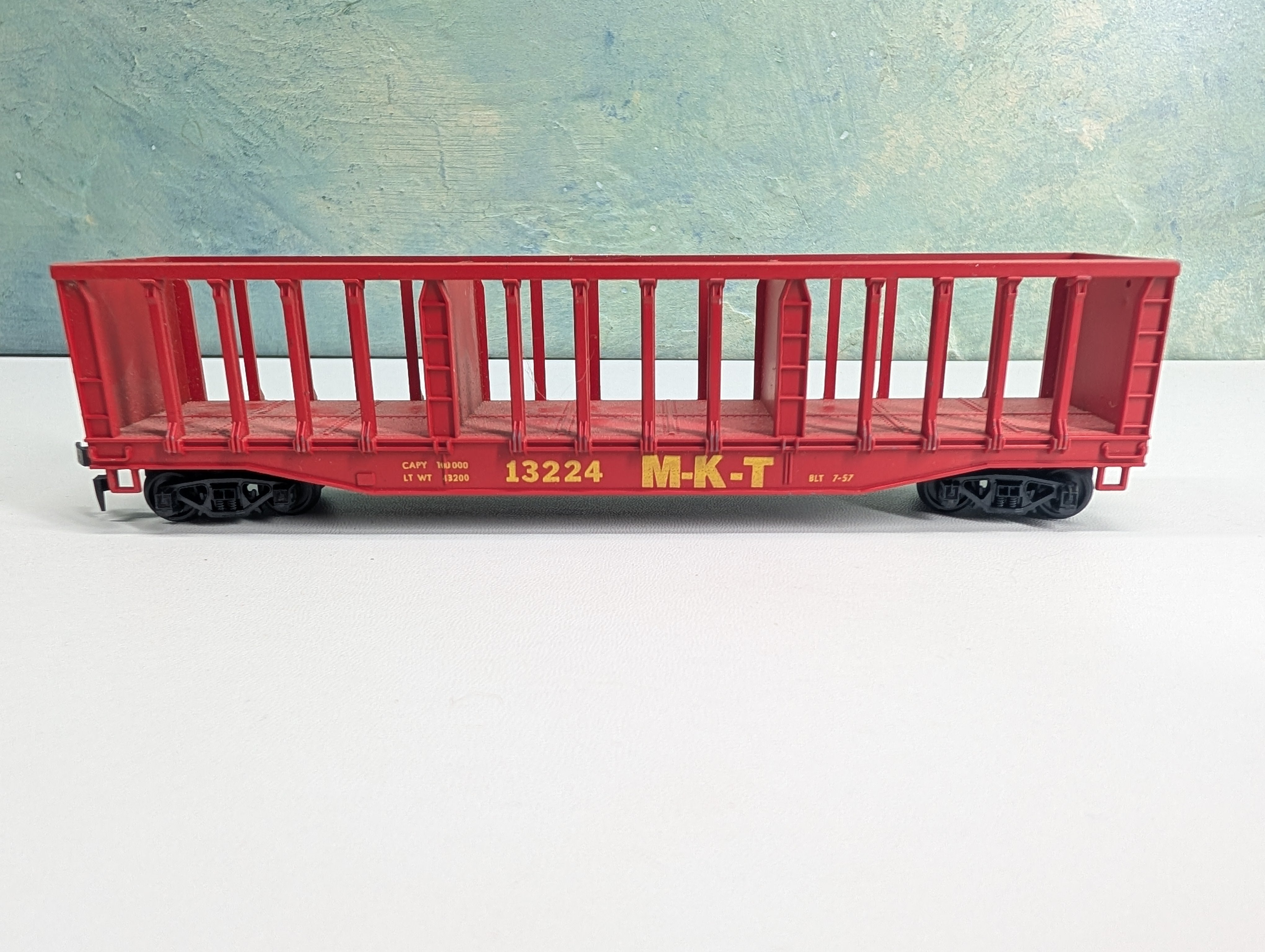 USED ROCO HO Scale 50' Pulpwood Rack Flat Car MKT #13224