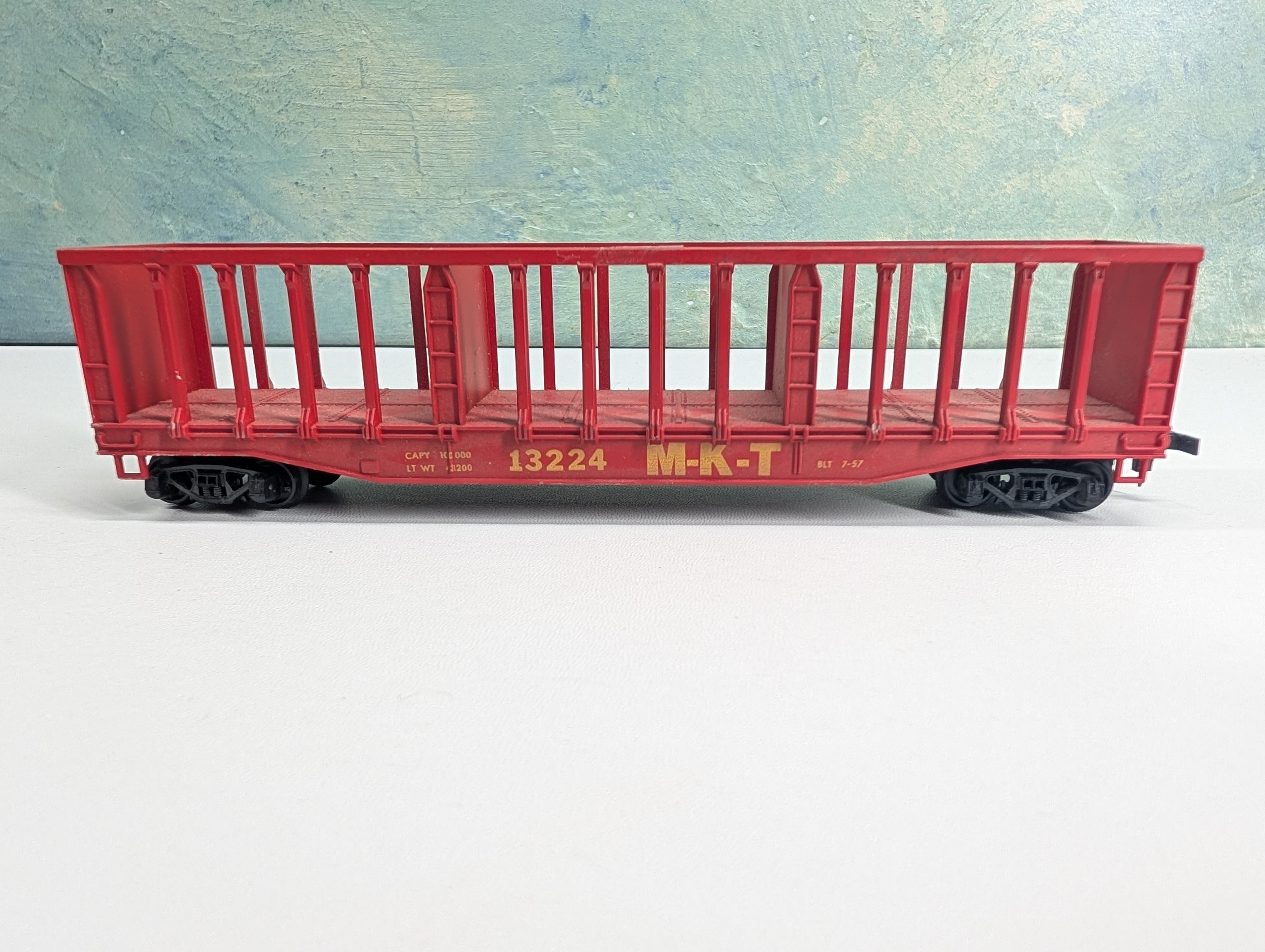 USED ROCO HO Scale 50' Pulpwood Rack Flat Car MKT #13224
