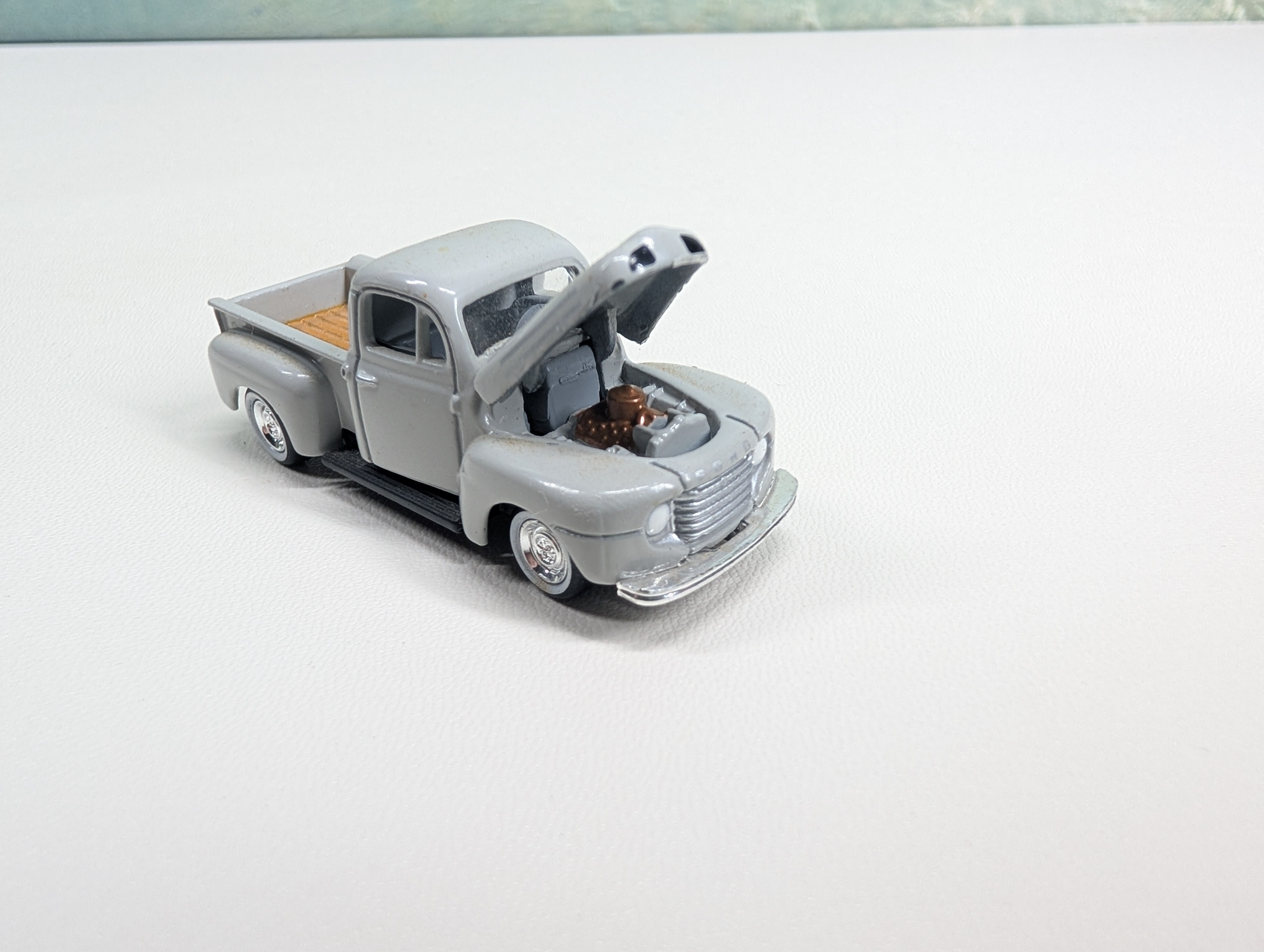 USED Classic Metal Works HO Scale TM Ford Pick-Up Truck, Light Gray