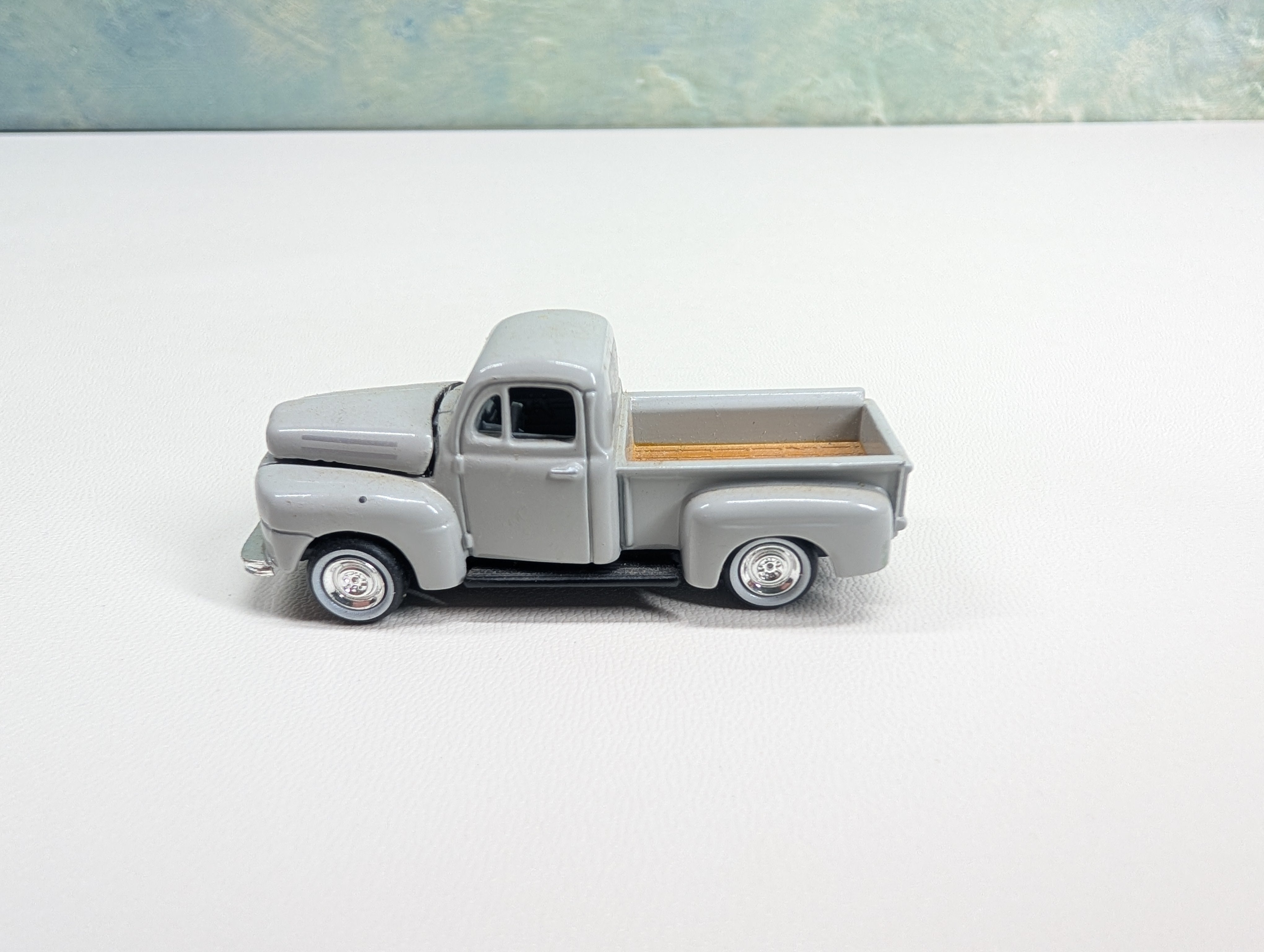 USED Classic Metal Works HO Scale TM Ford Pick-Up Truck, Light Gray