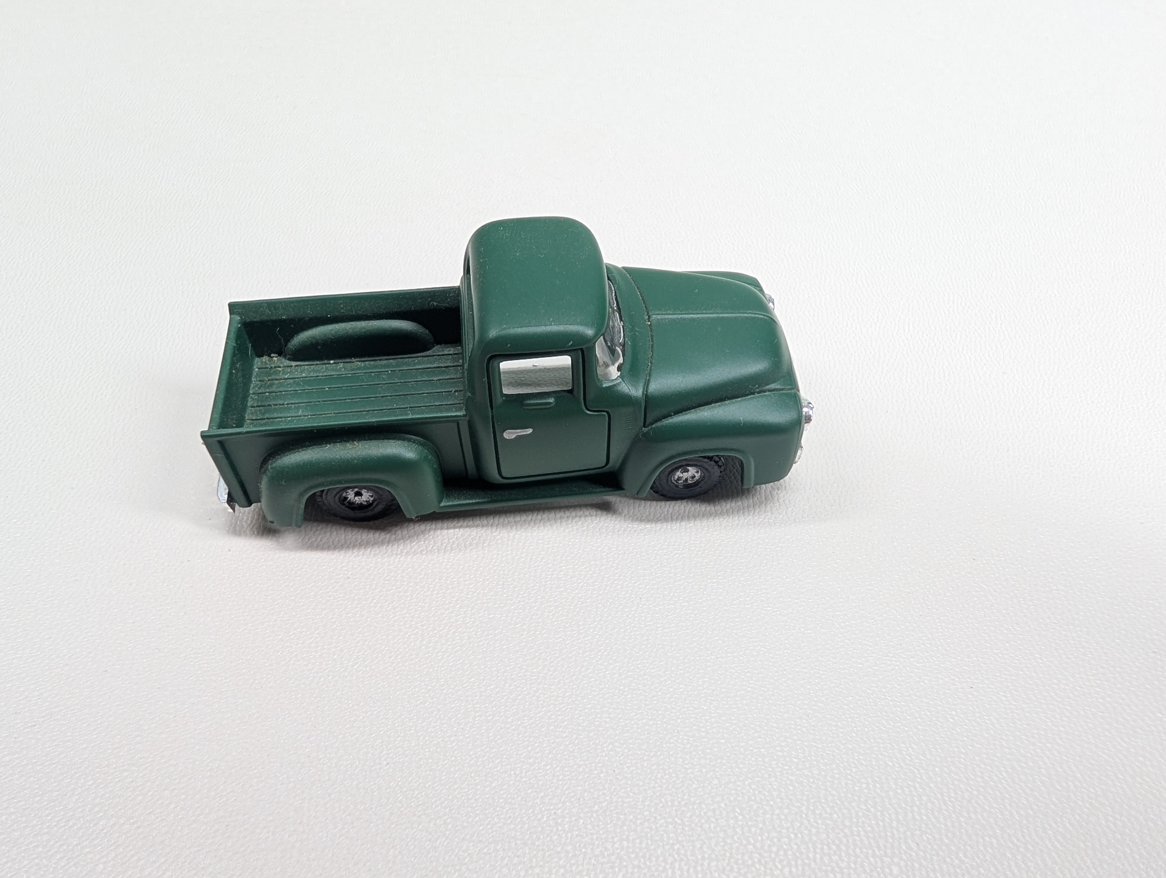 USED HO Scale Green Pick-Up Truck