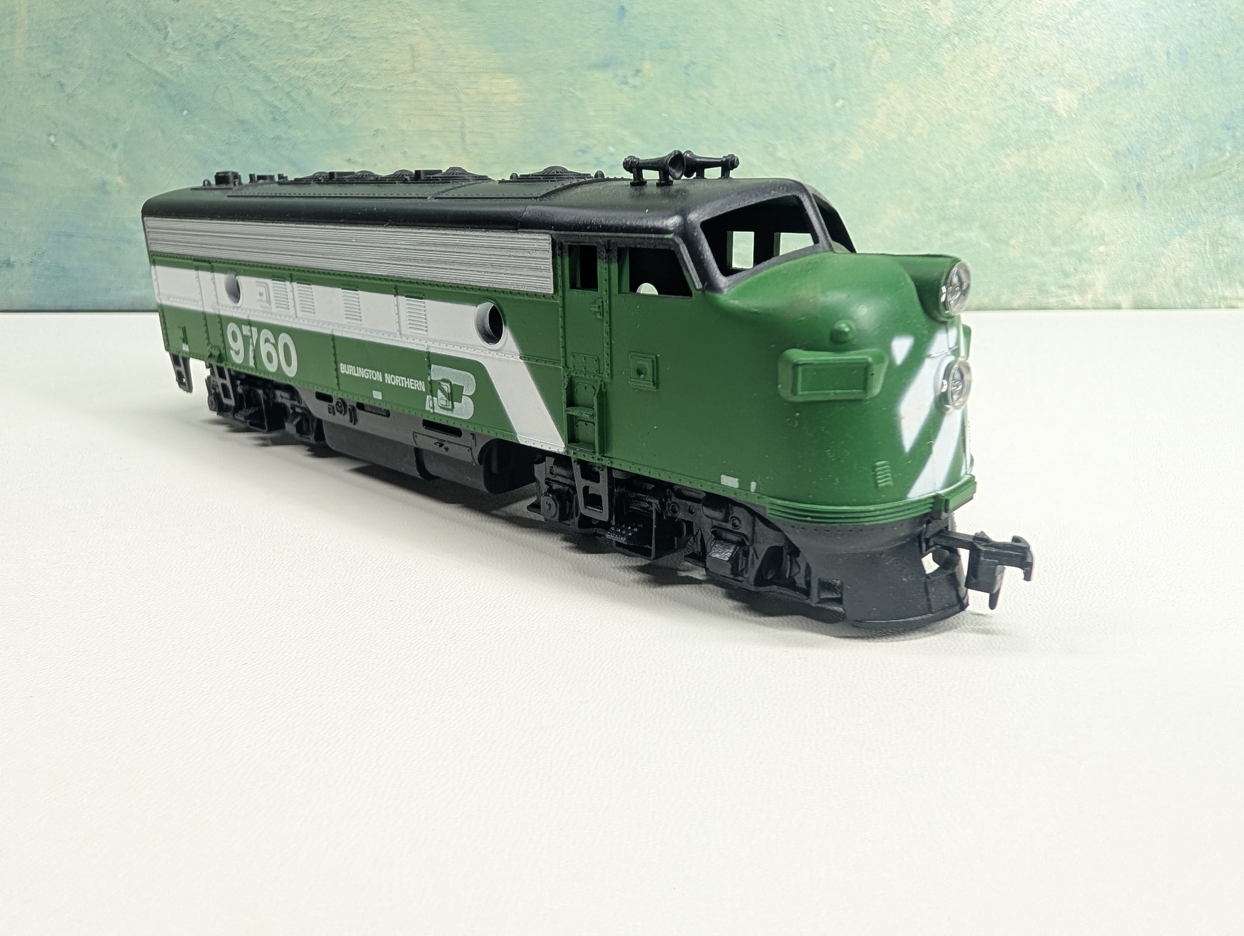 USED Athearn HO Scale F7A Diesel Locomotive Burlington Northern BN #9760 Unpowered