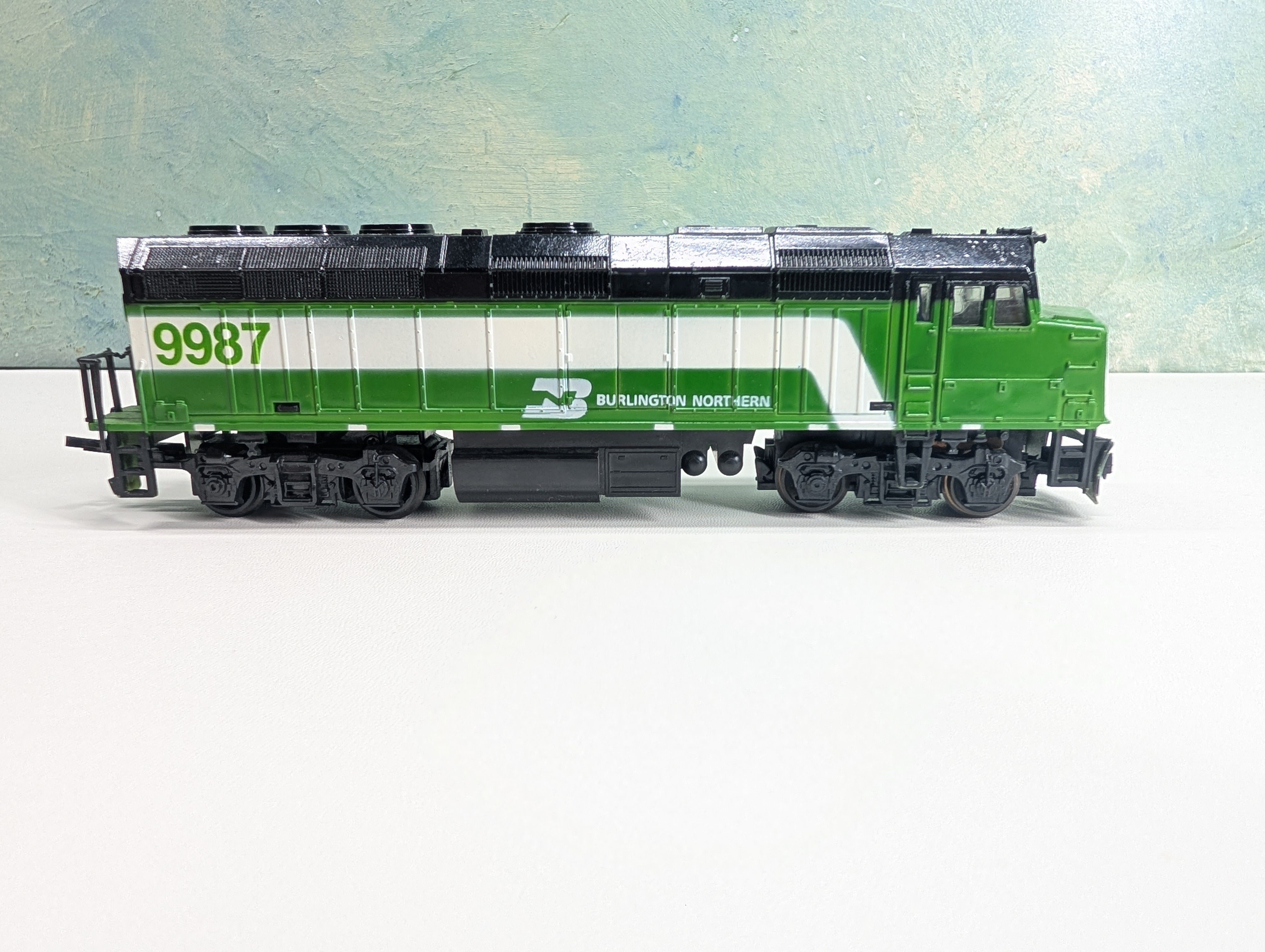 USED Life-Like HO Scale F-40 Diesel Locomotive Burlington Northern BN #9987 Tested! DC
