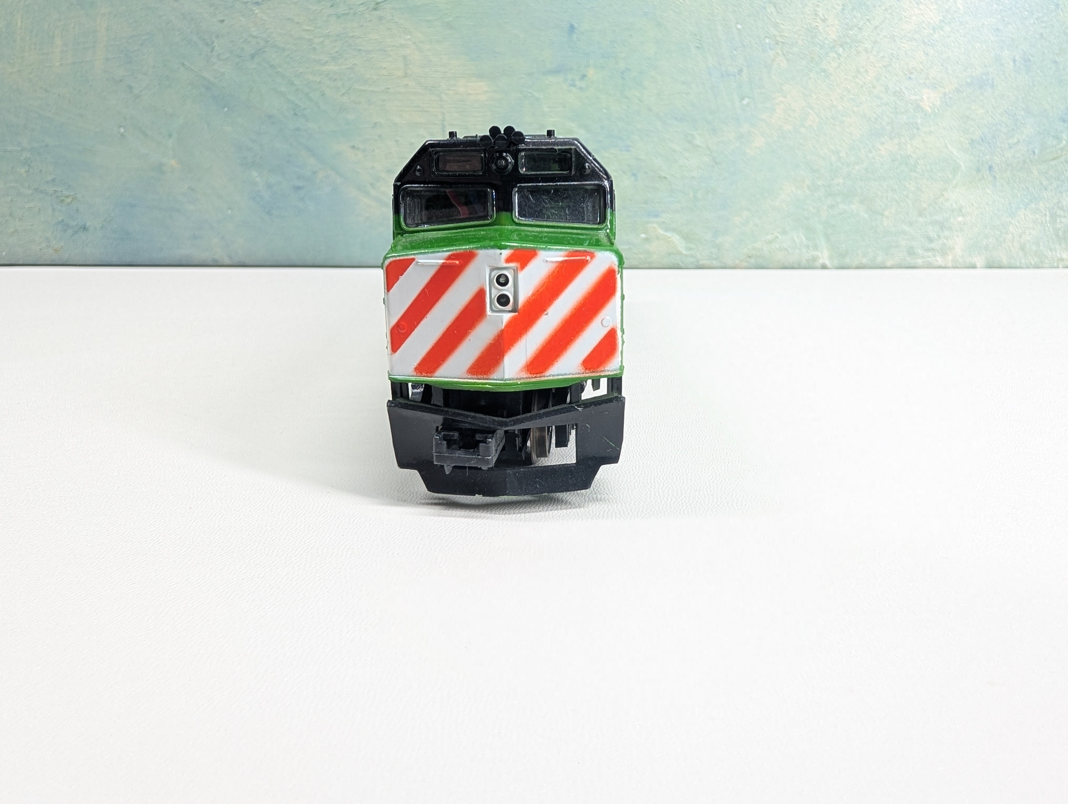 USED Life-Like HO Scale F-40 Diesel Locomotive Burlington Northern BN #9987 Tested! DC