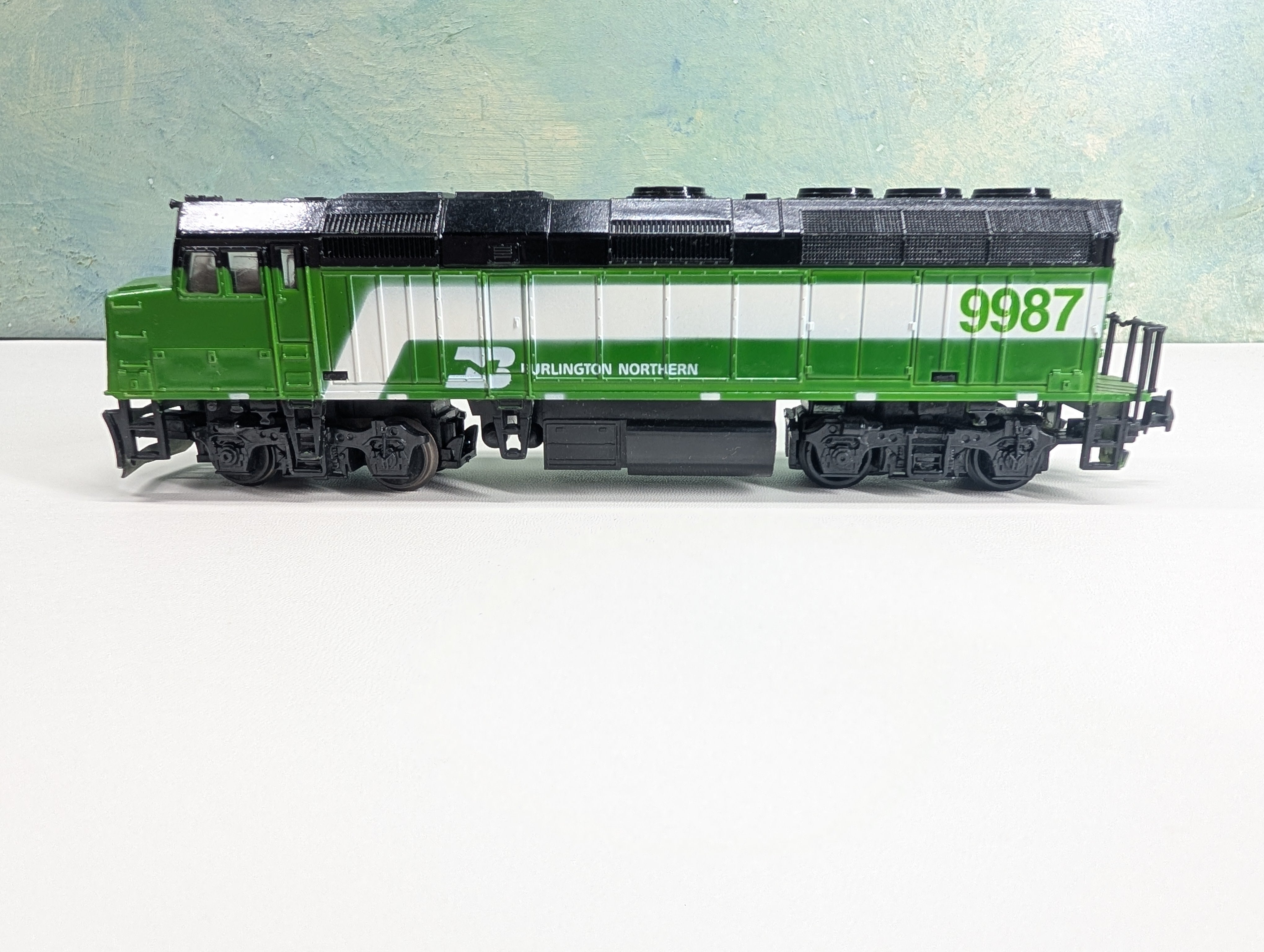 USED Life-Like HO Scale F-40 Diesel Locomotive Burlington Northern BN #9987 Tested! DC