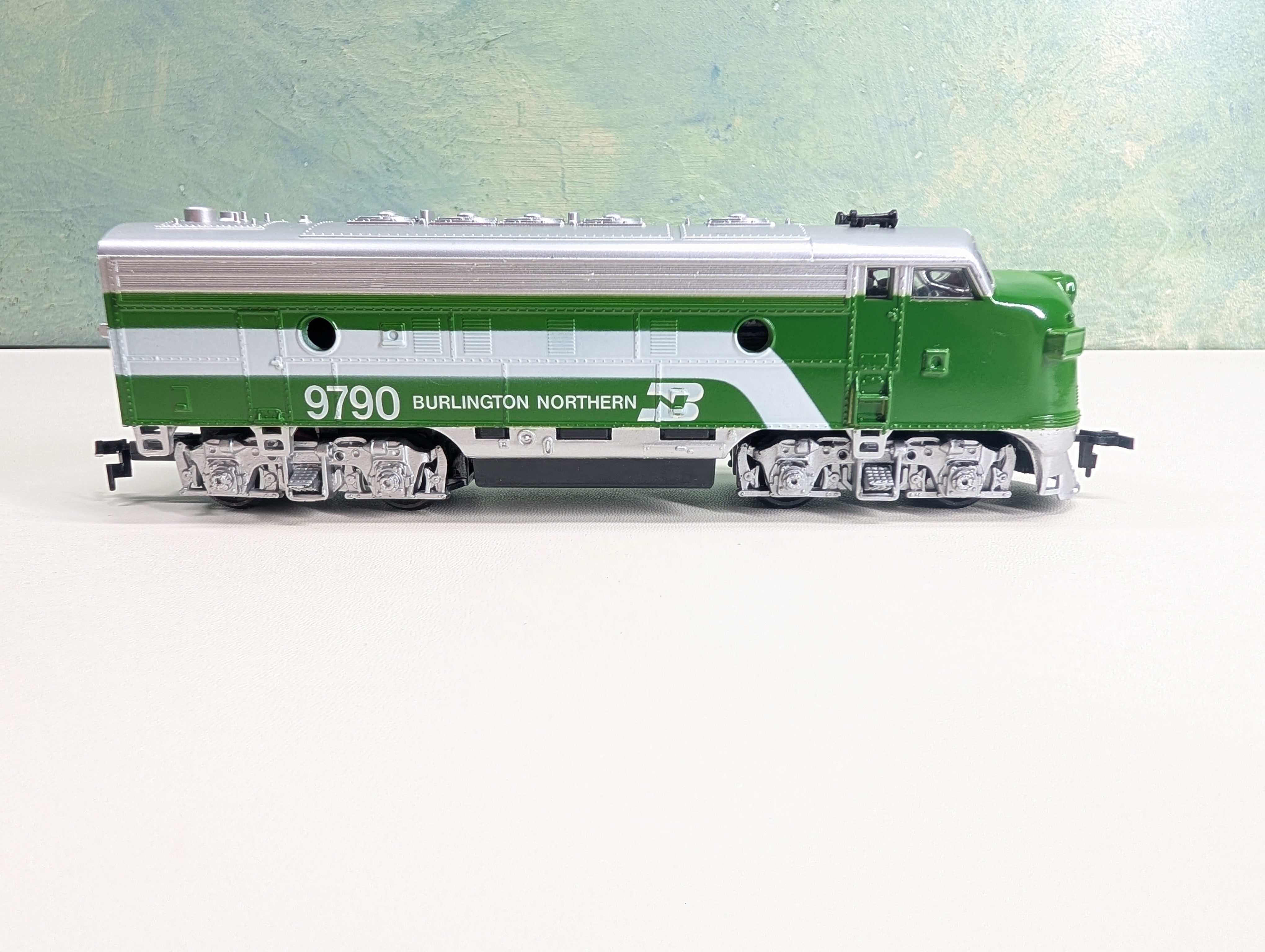 USED Life-Like HO Scale F7A Diesel Locomotive Burlington Northern BN #9790 Parts/Repairs