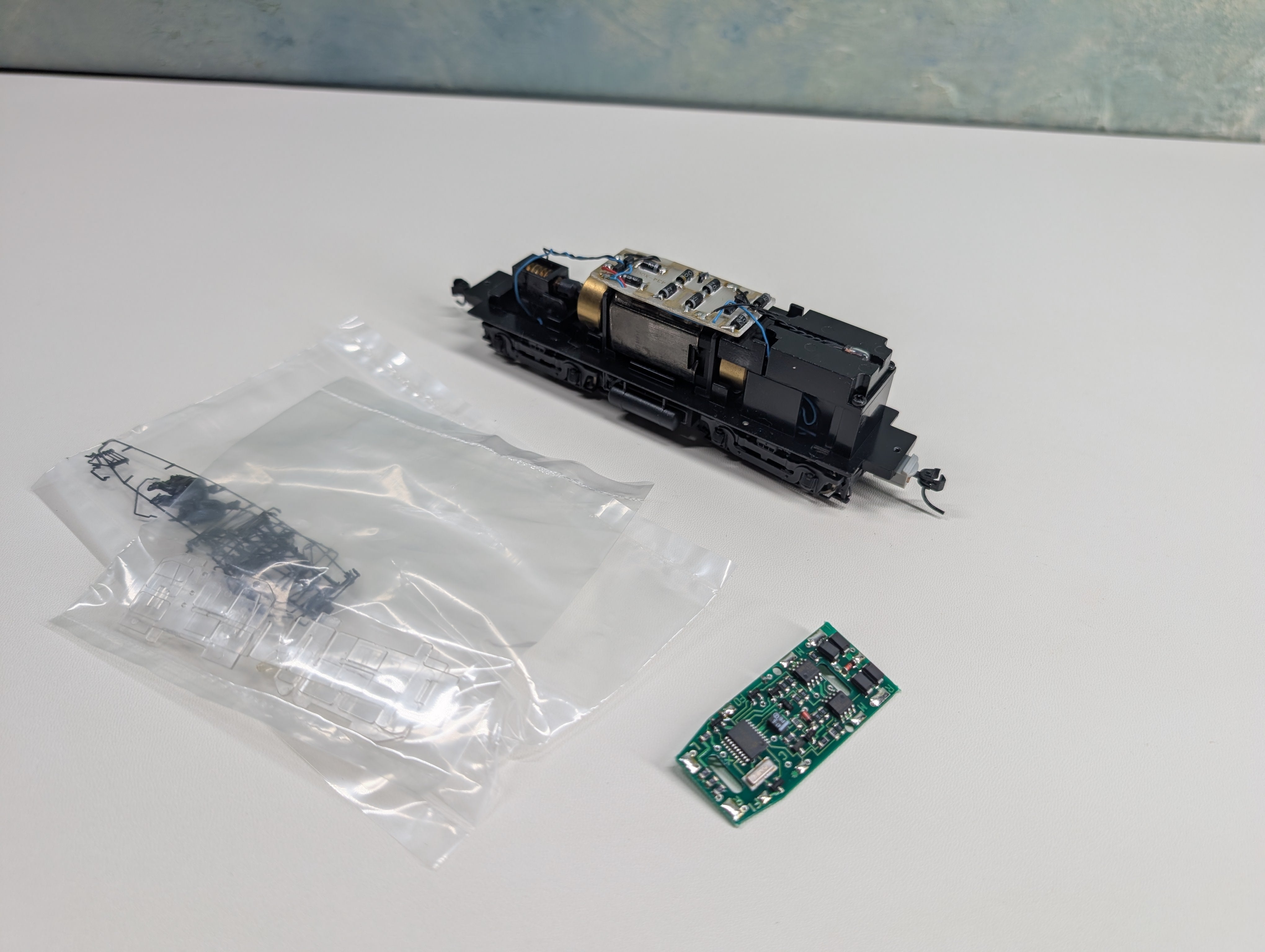 USED Life-Like 30073 HO Scale Proto 2000 SW8/900/600 Switcher Diesel Locomotive Chassis Only Runs Great! DC