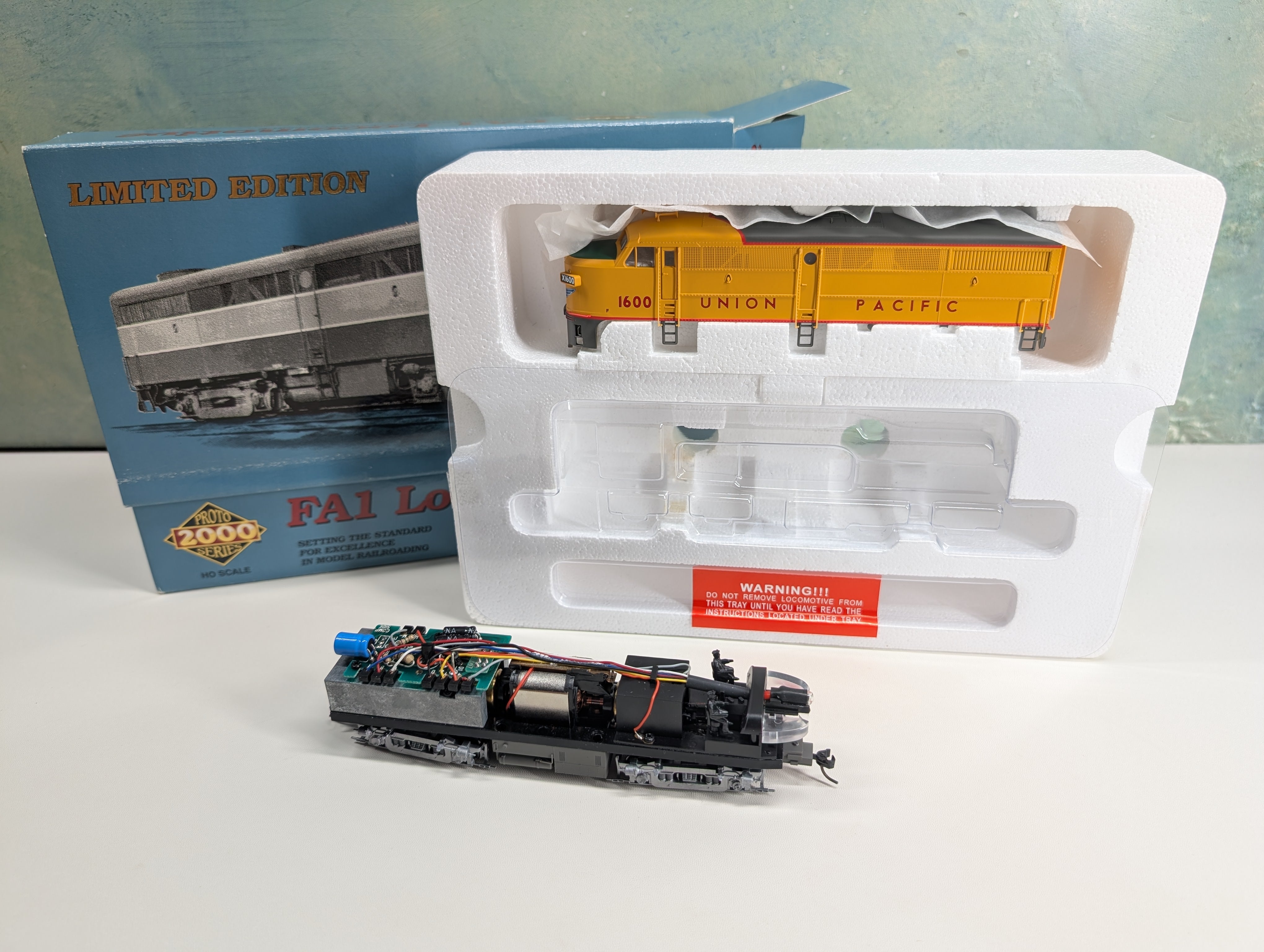 USED Life-Like HO Scale Proto 2000 FA1 Diesel Locomotive Union Pacific UP #1600 Tested! DC KIT