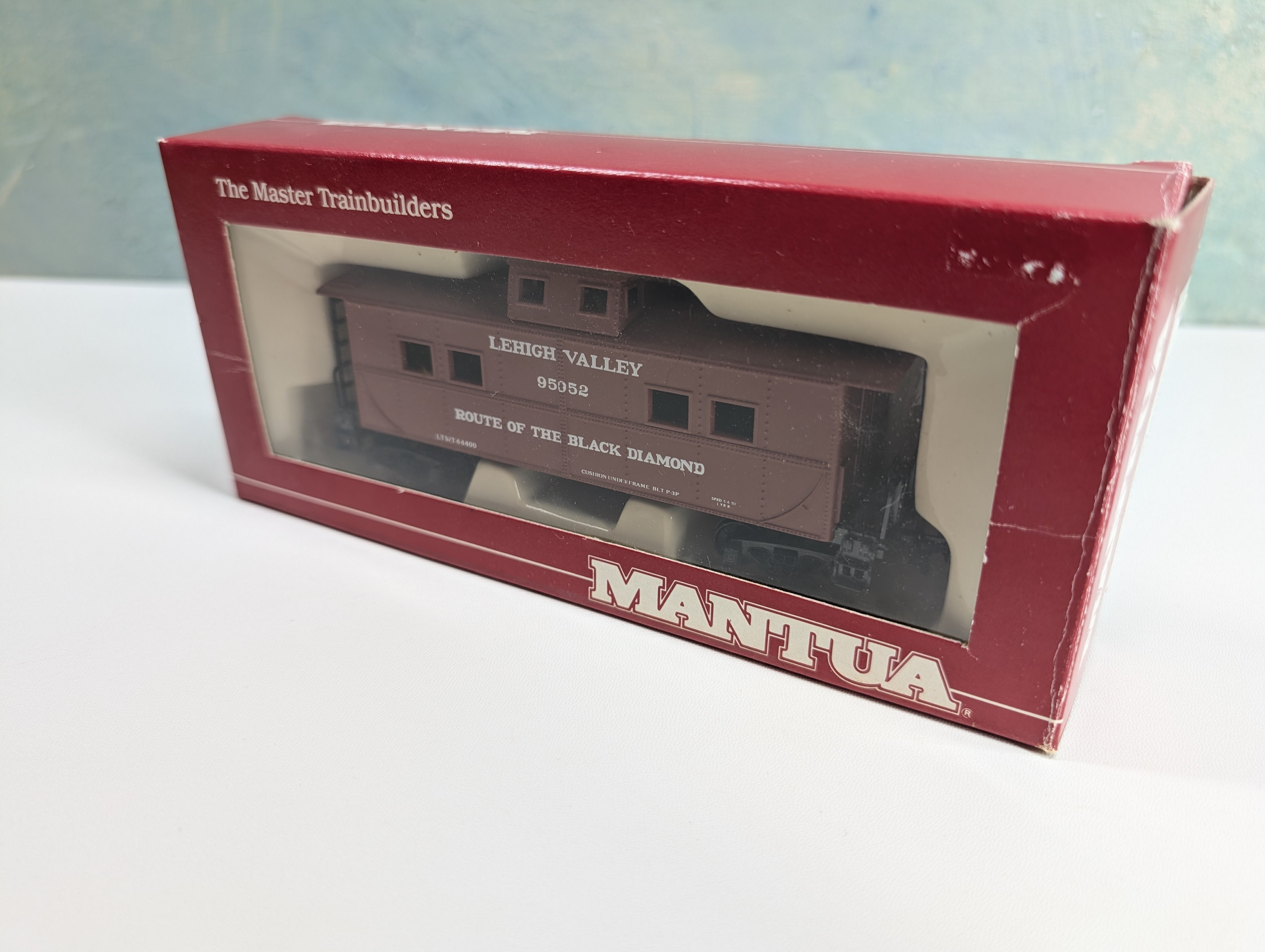 USED Mantua 726-027 HO Scale Heavy 36' Caboose Lehigh Valley #95052 Route of the Black Diamond