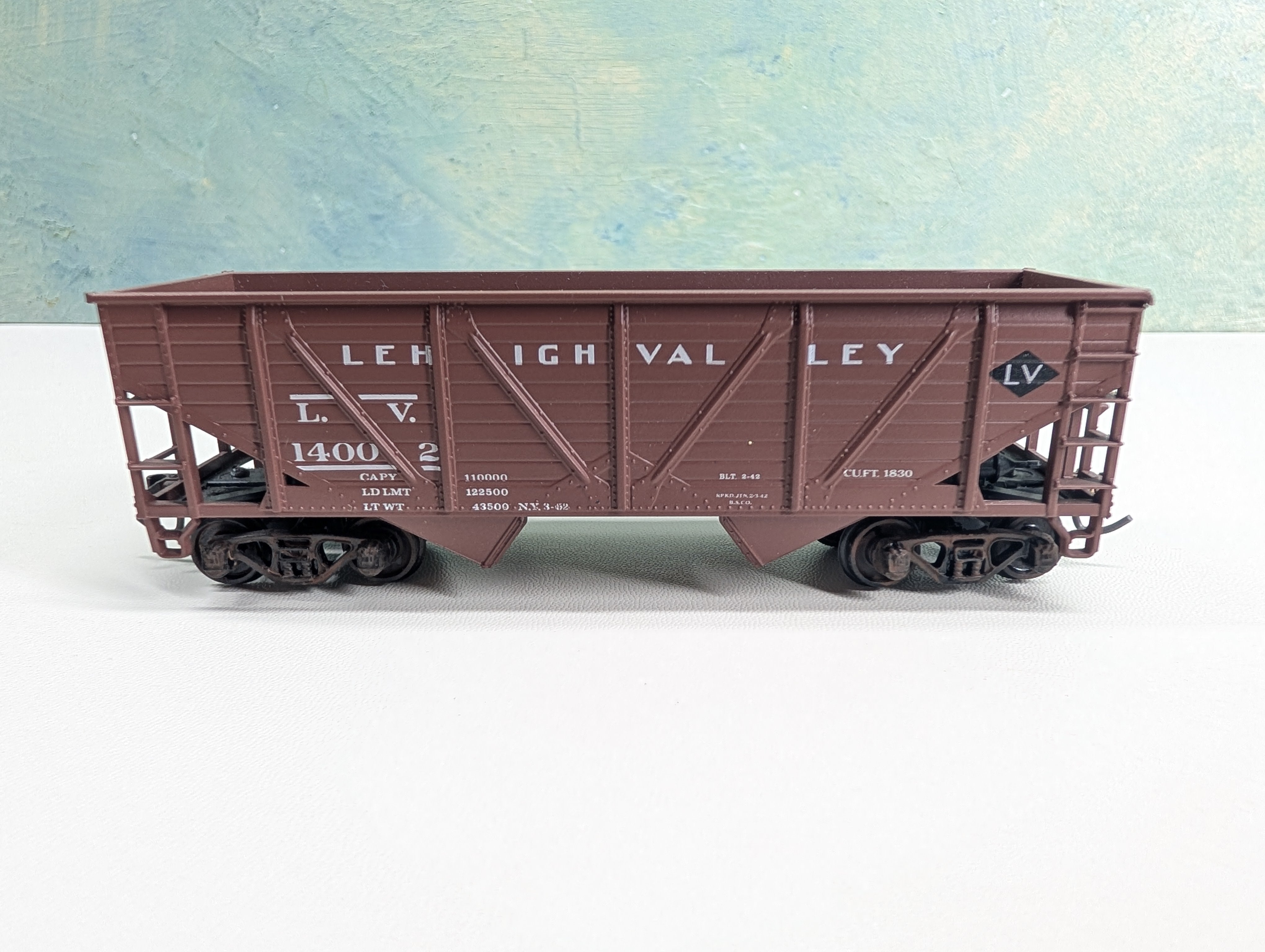 USED Athearn HO Scale 2 Bay Hopper Lehigh Valley LV #14002