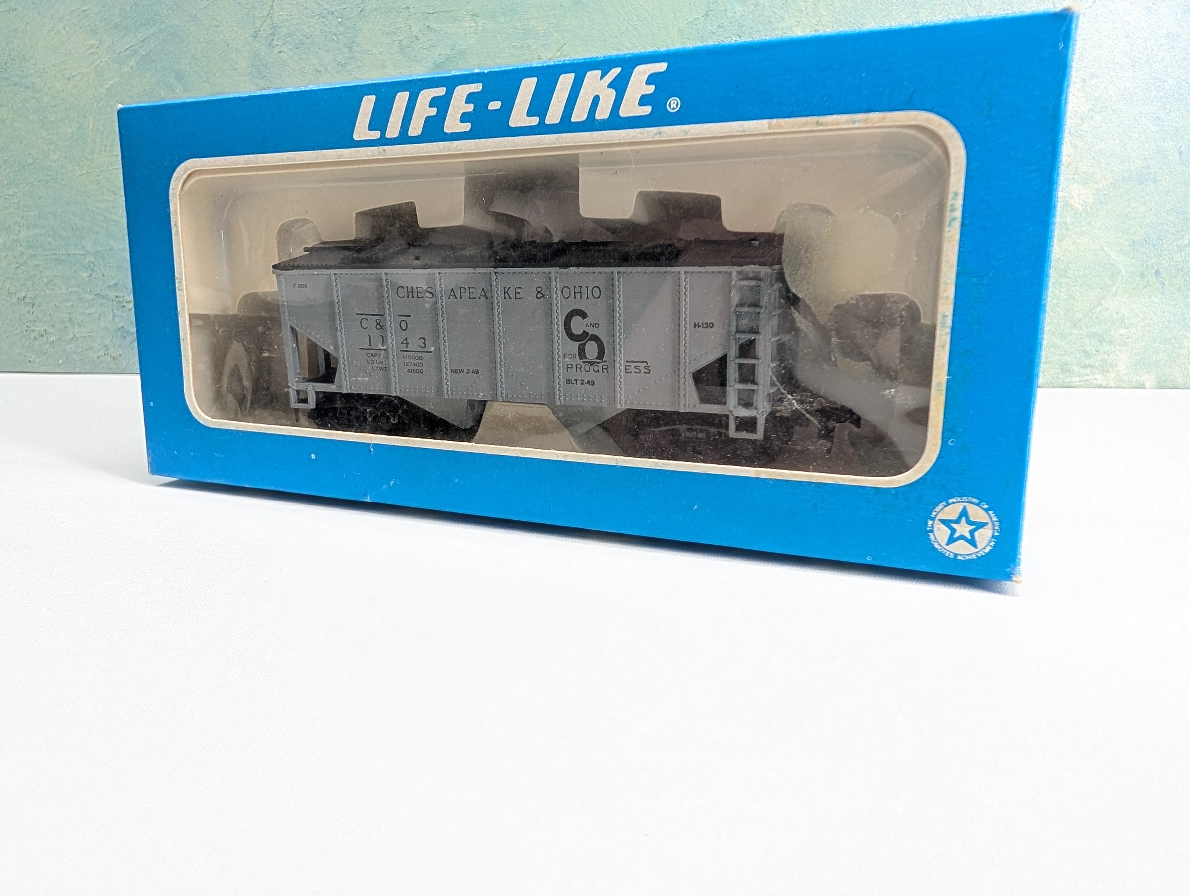 USED Life-Like HO Scale 2 Bay Hopper Chesapeake and Ohio C&O #1143