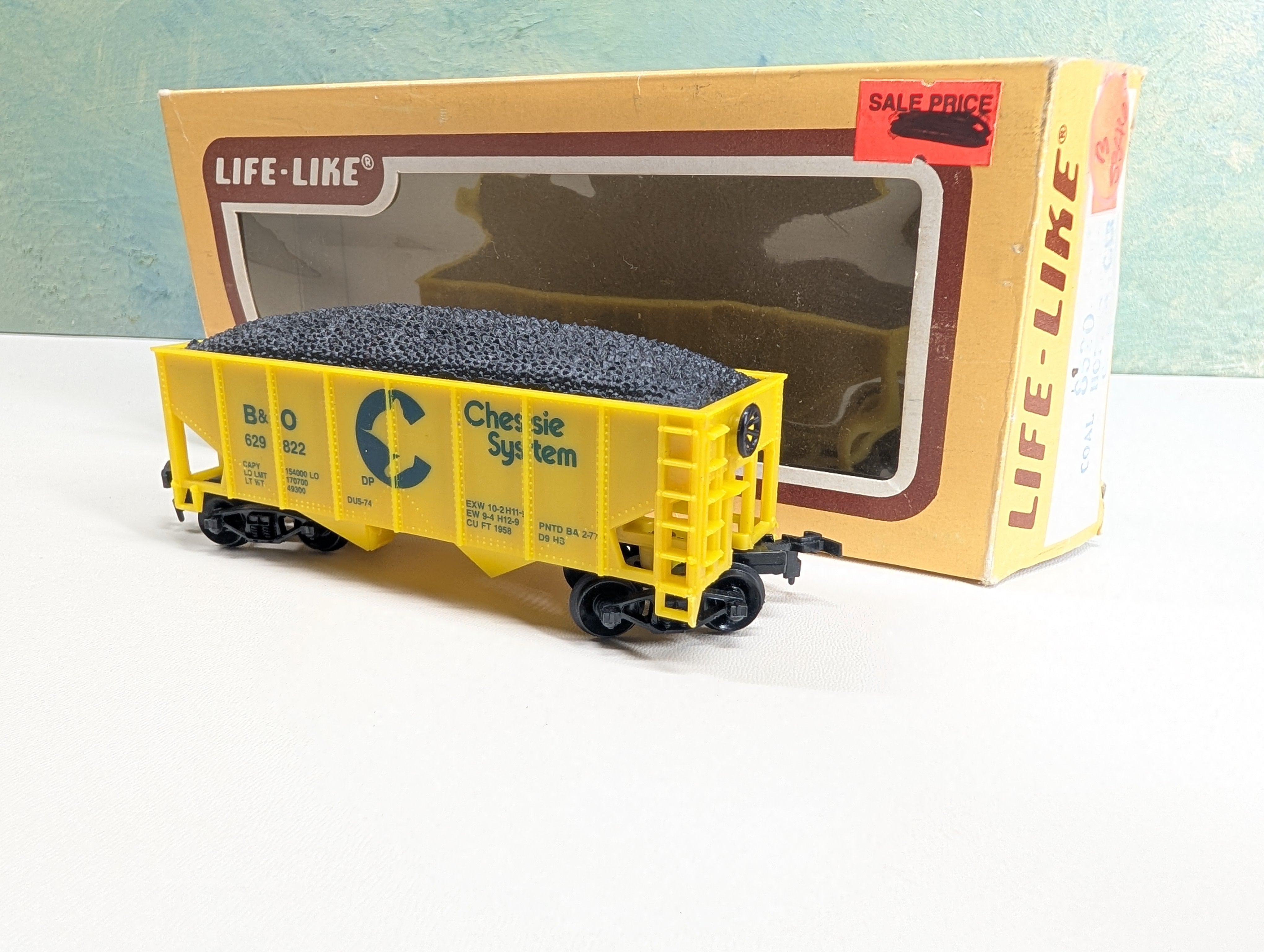 USED Life-Like 8520 HO Scale 2 Bay Hopper w/ Coal Load Chessie System B&O #629822