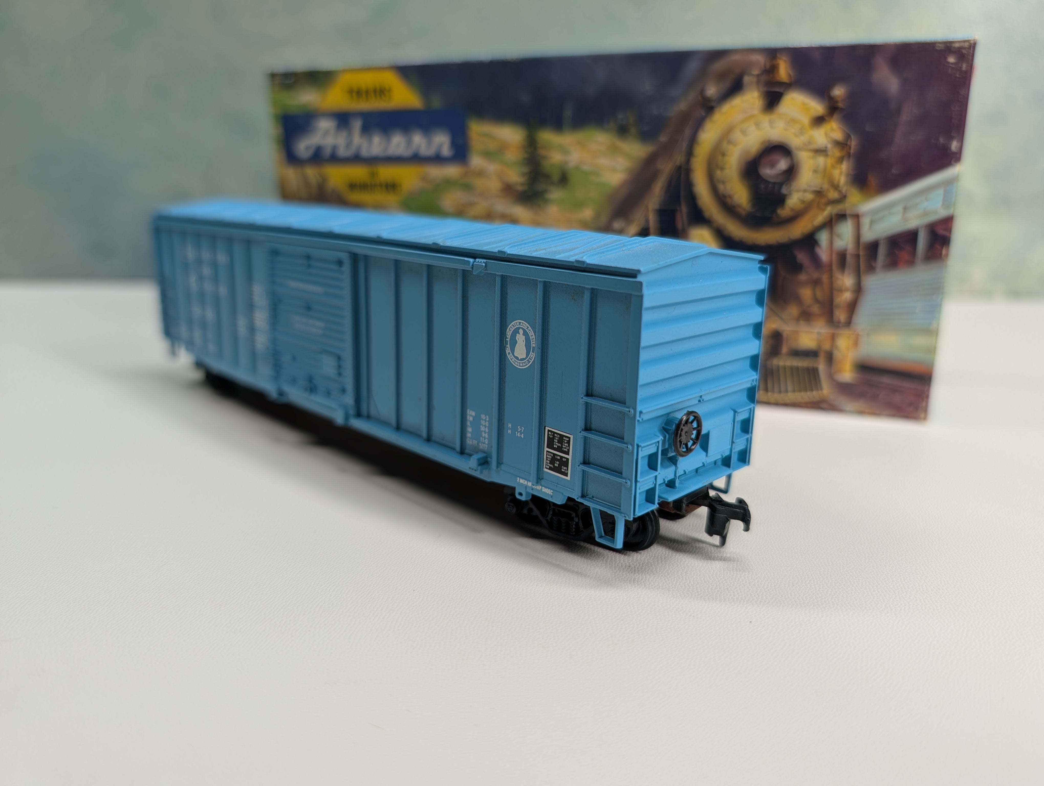 USED Athearn 815 HO Scale 50' Railbox Type Box Car Lancaster and Chester #231 Bev-Bel