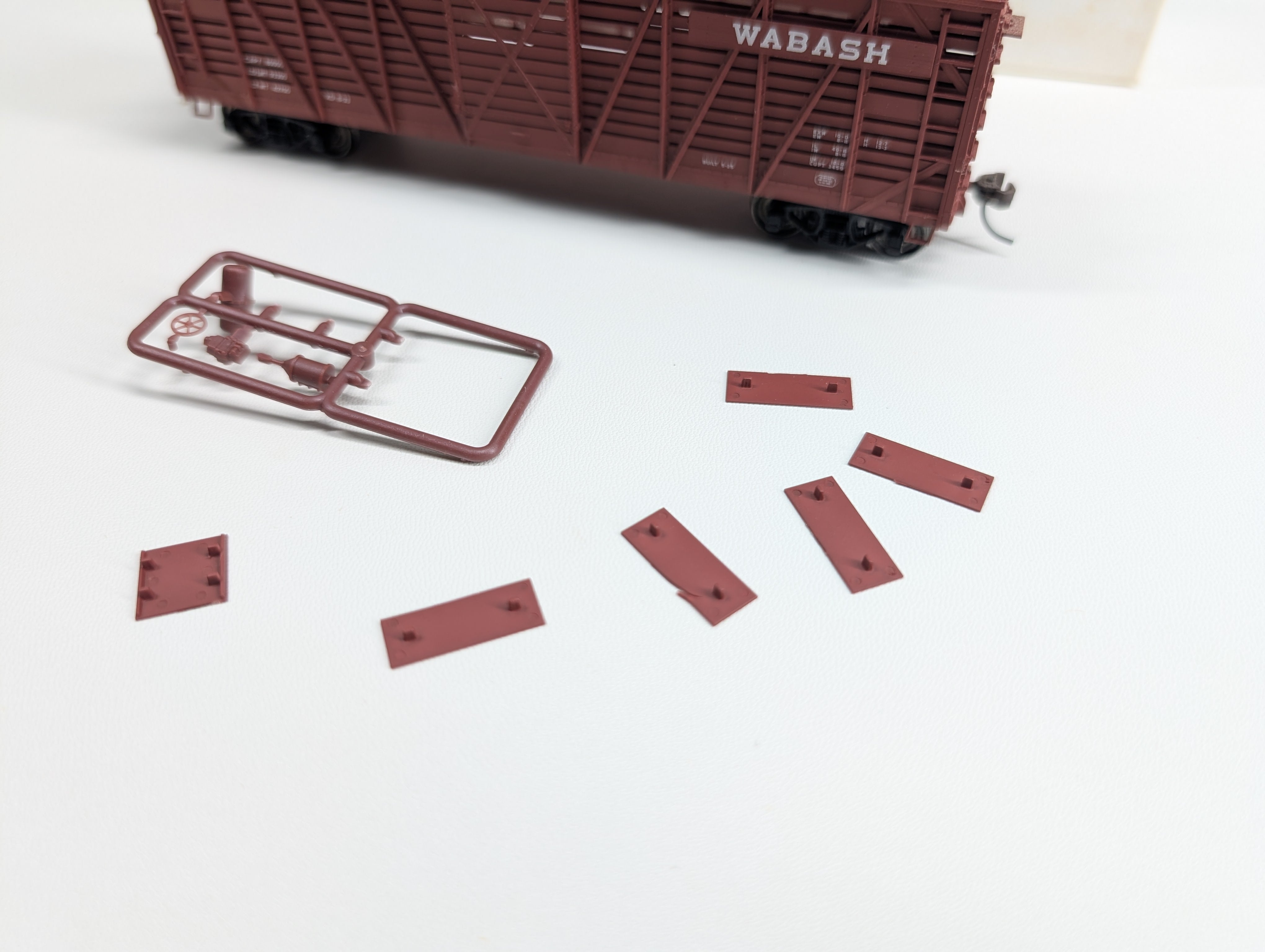 USED Accurail 4706 HO Scale 40' Wood Stock Car Wabash #15201