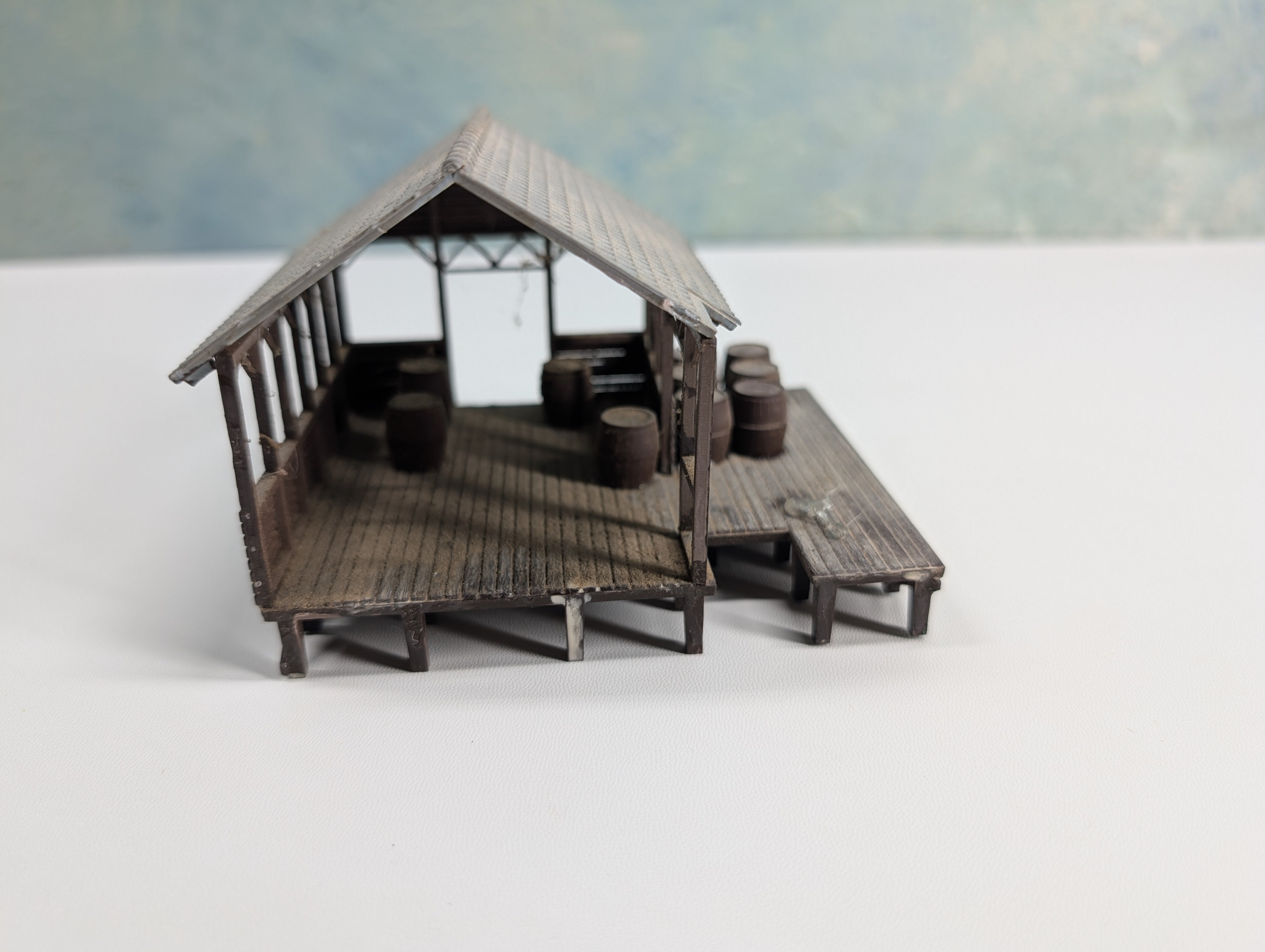 USED HO Scale Raised Old Time Warehouse w/ Barrels