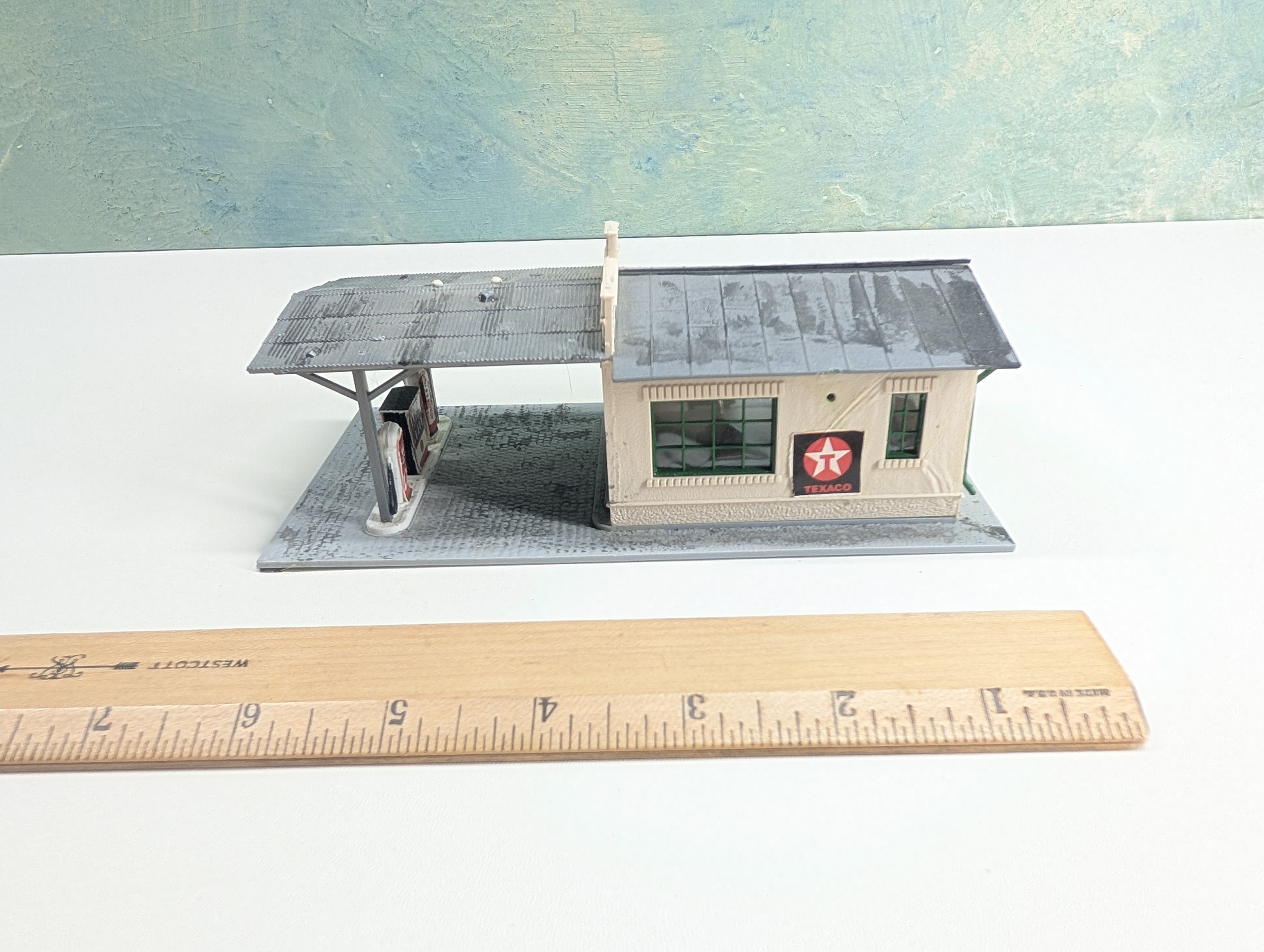USED Pola HO Scale Service Station, Texaco