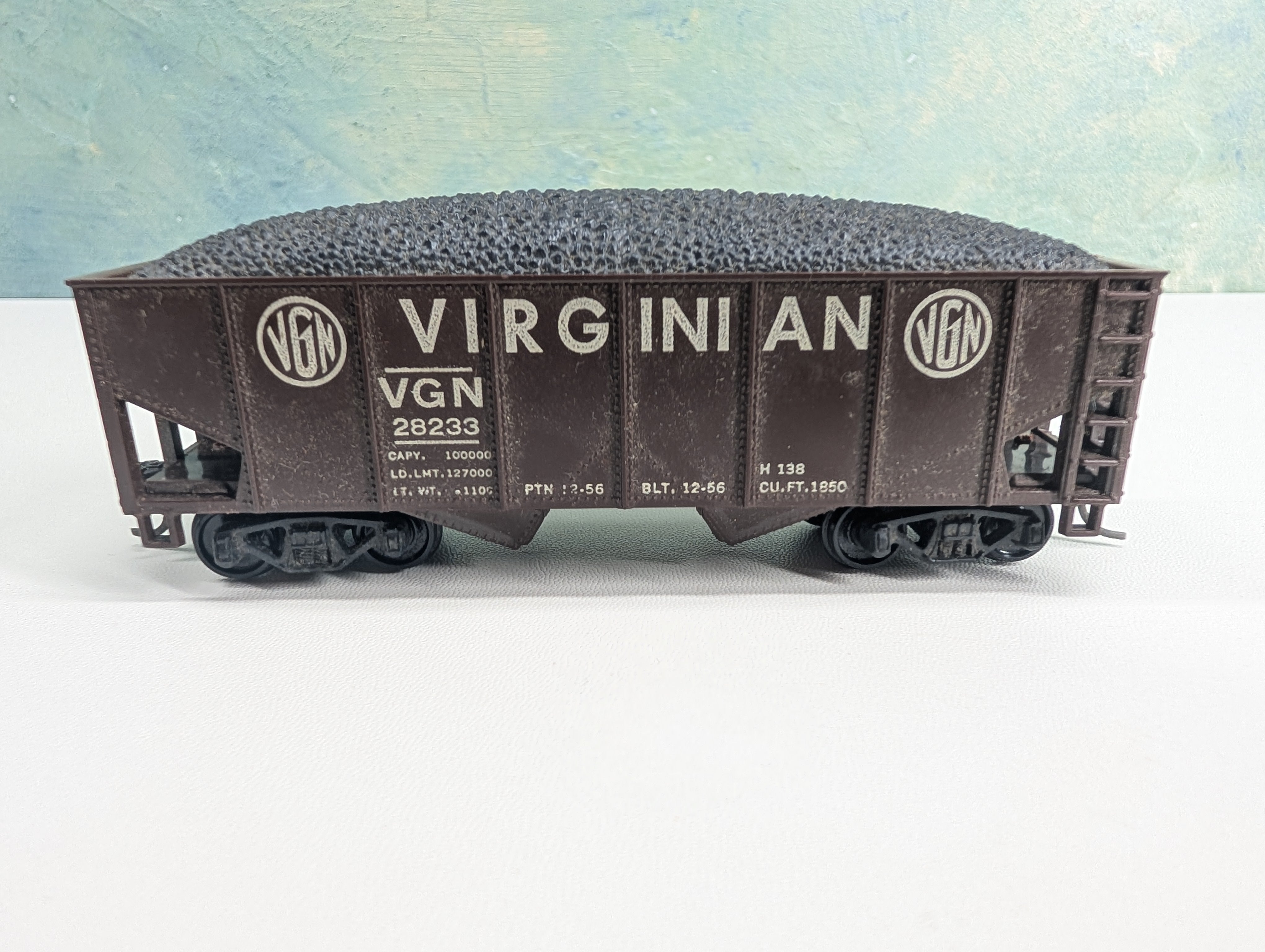 USED Marx HO Scale 2 Bay Hopper w/ Load Virginian VGN #28233