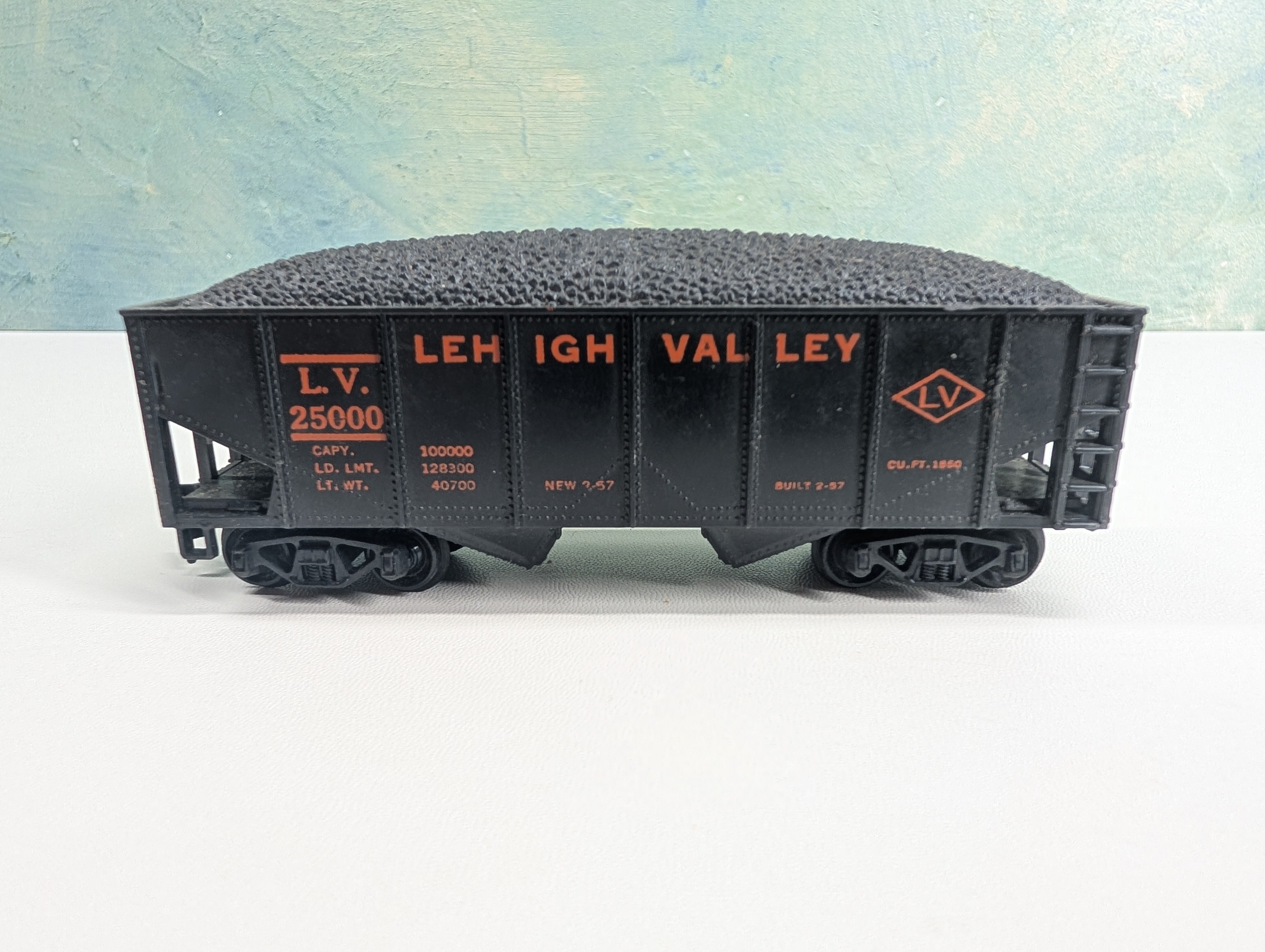 USED Marx HO Scale 2 Bay Hopper w/ Load Lehigh Valley LV #25000