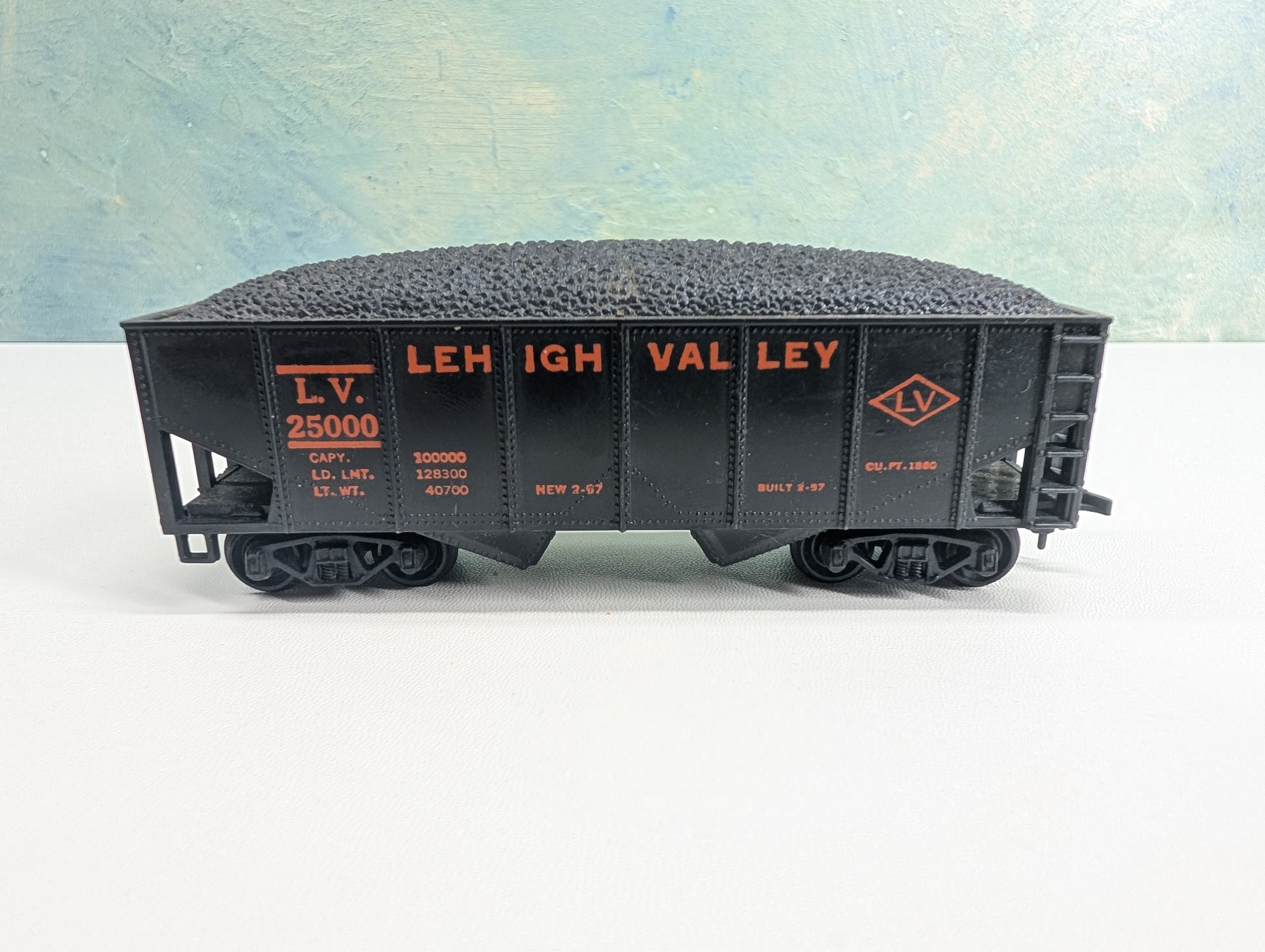 USED Marx HO Scale 2 Bay Hopper w/ Load Lehigh Valley LV #25000