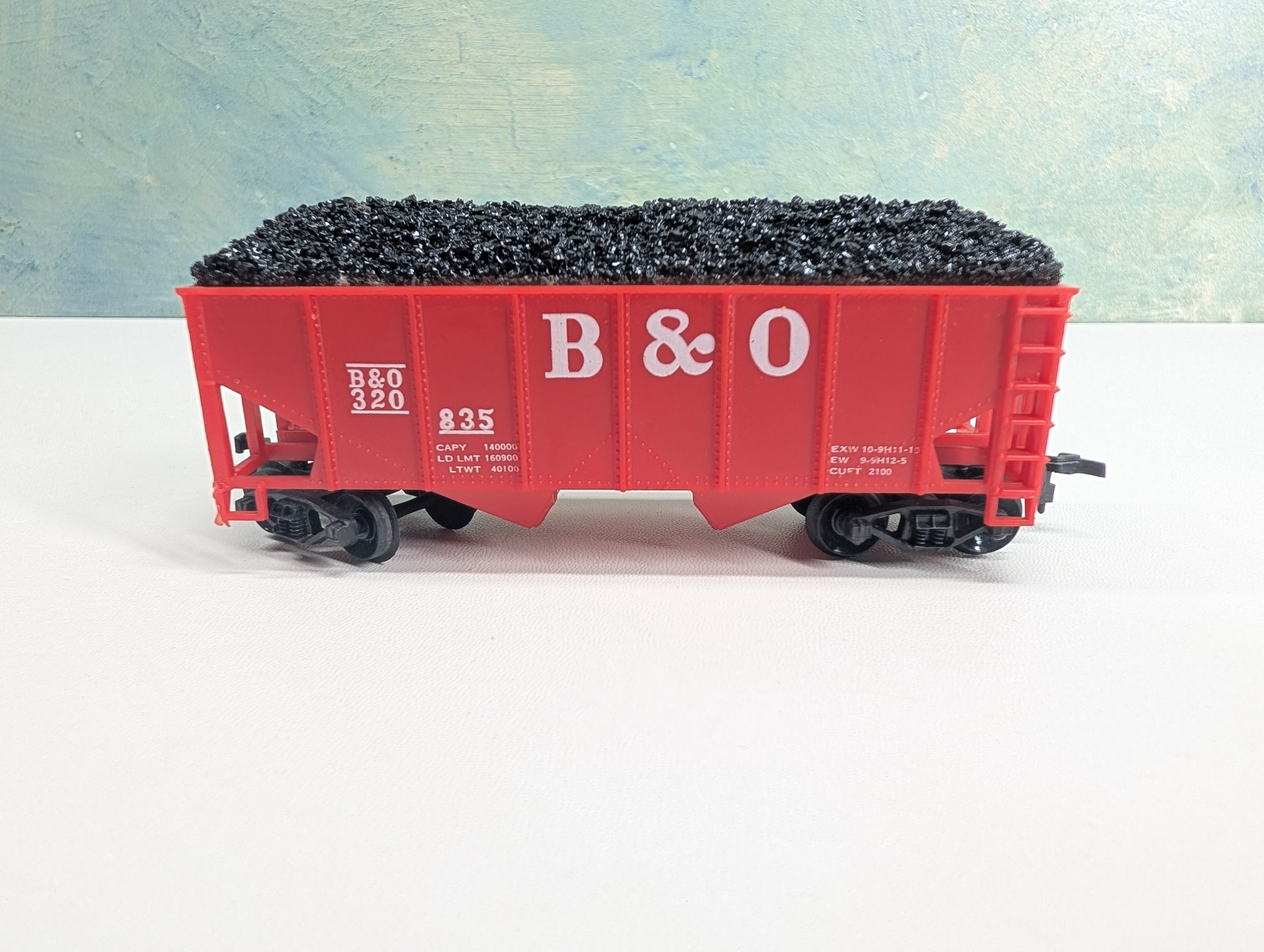 USED HO Scale 2 Bay Hopper w/ Load Baltimore and Ohio B&O #320835