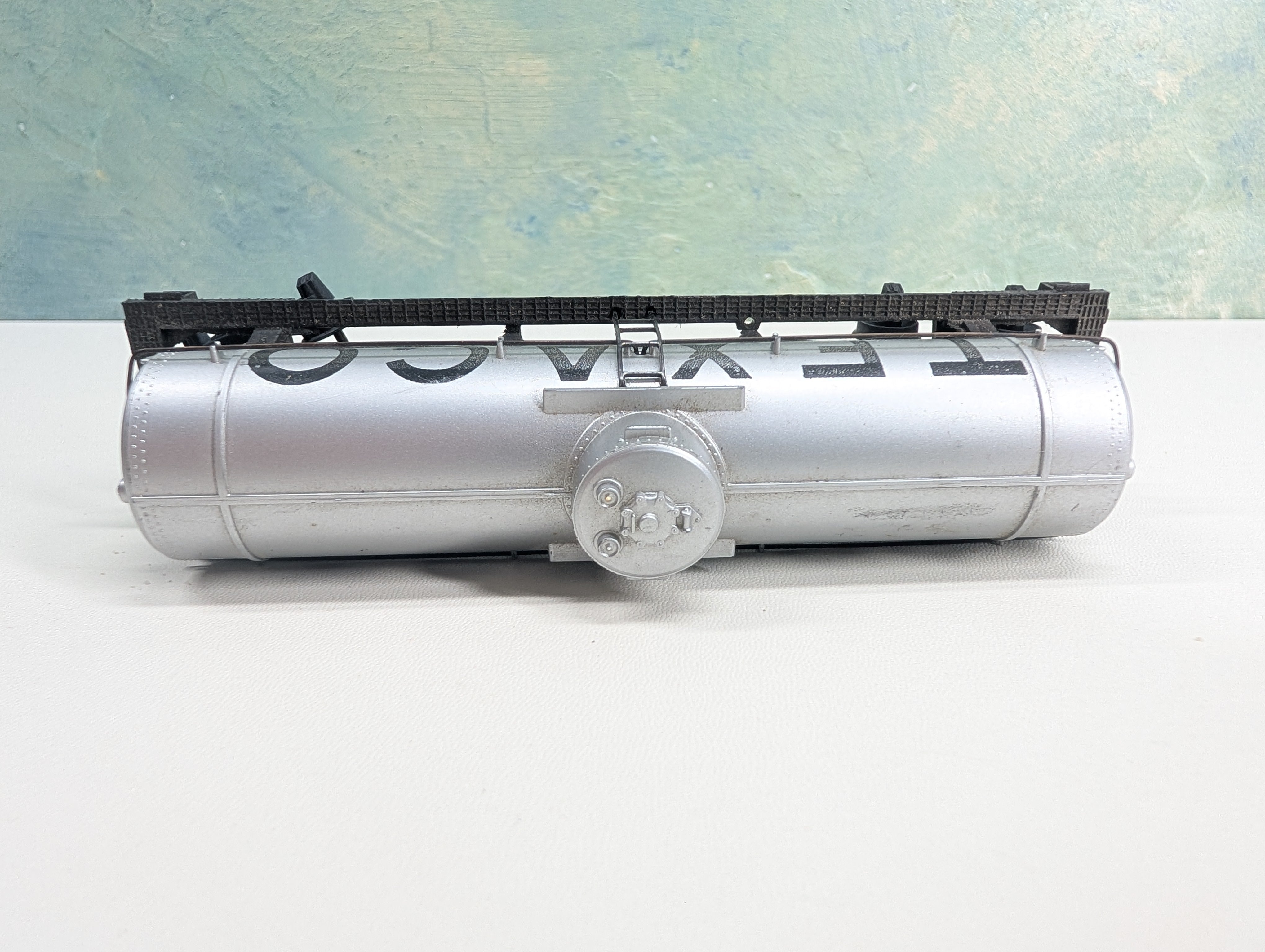 USED HO Scale Single Dome Tank Car Texaco