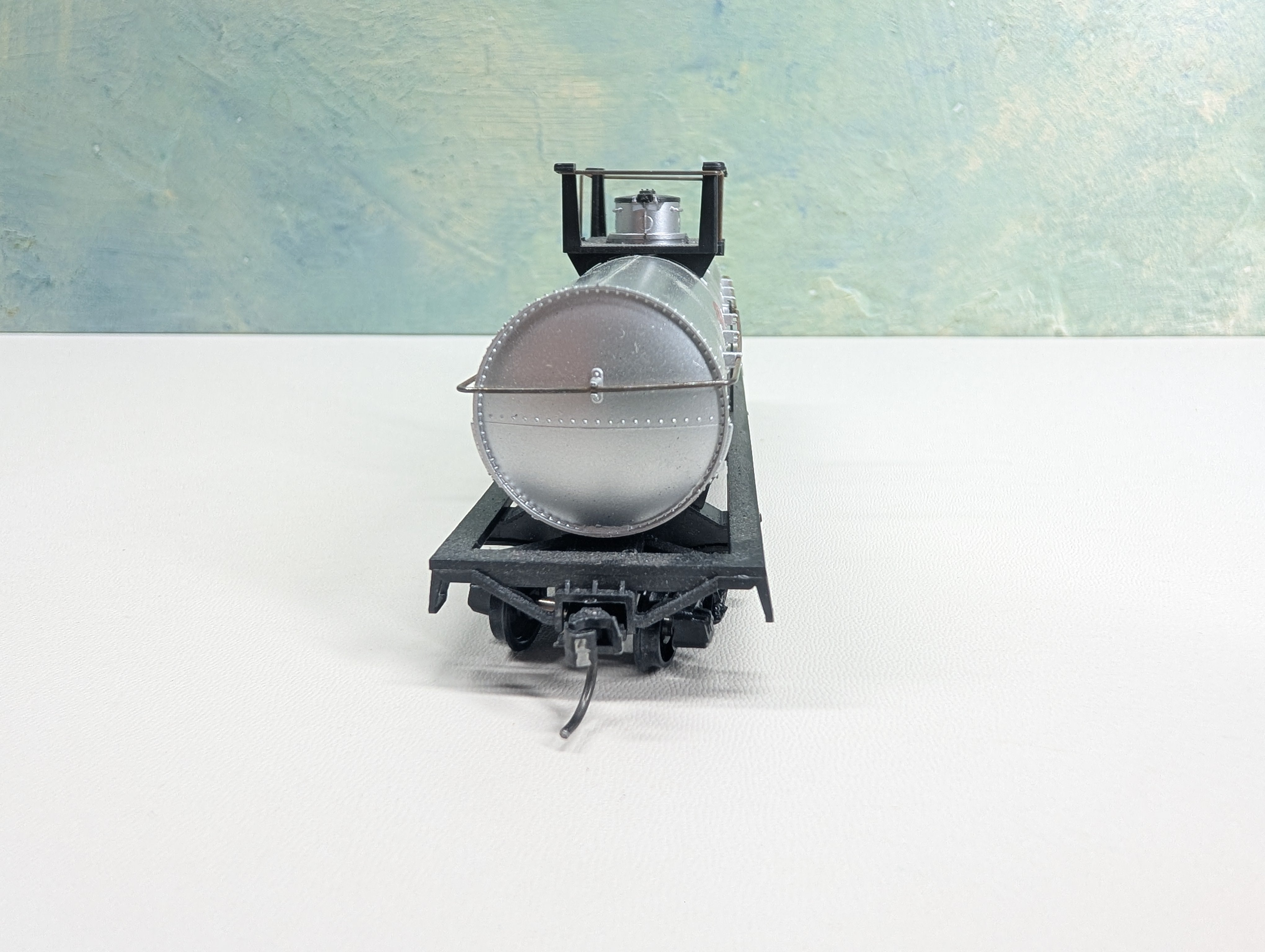 USED Athearn HO Scale Single Dome Chemical Tank Car Dupont SHPX #3246