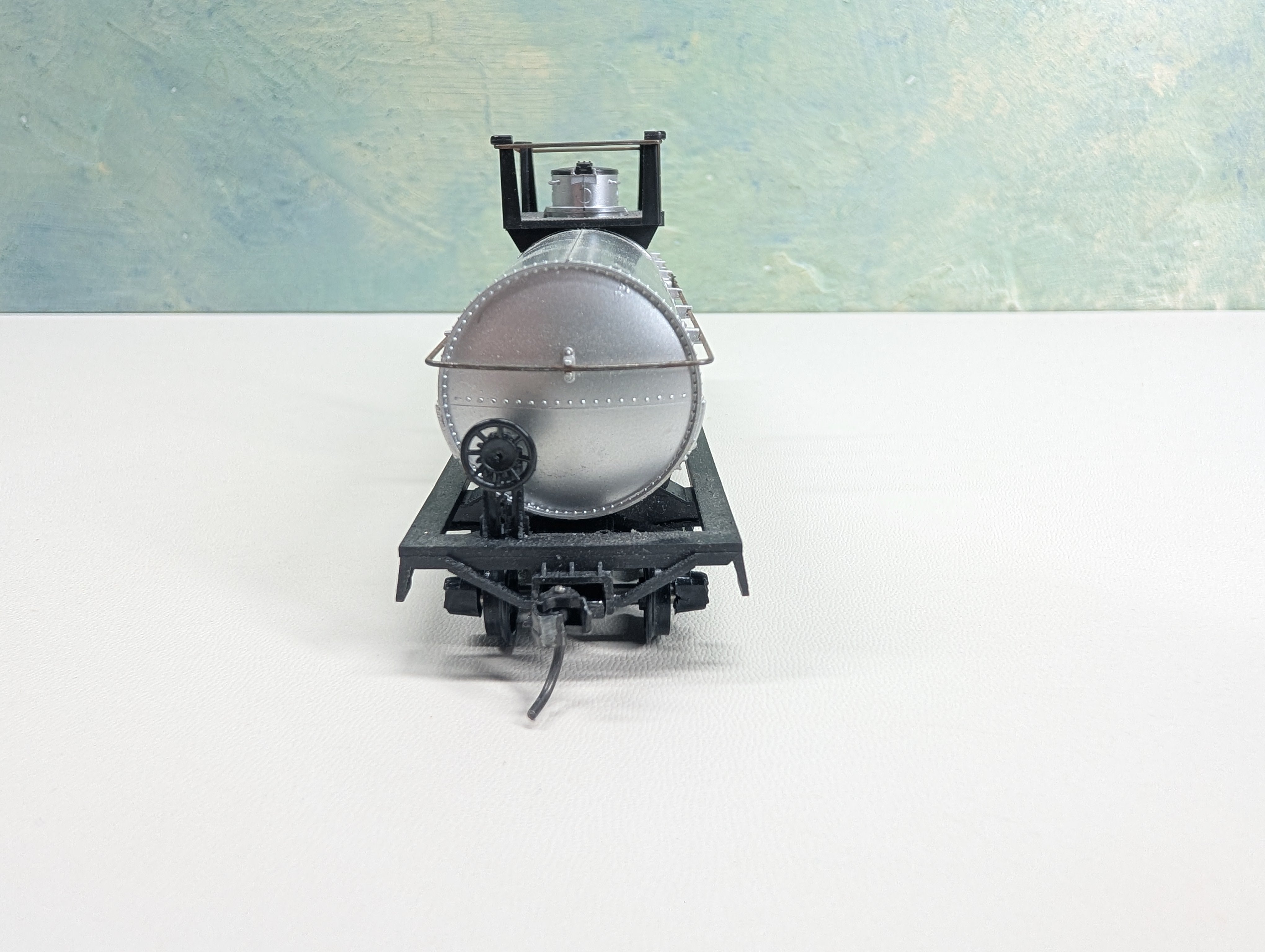 USED Athearn HO Scale Single Dome Chemical Tank Car Dupont SHPX #3246