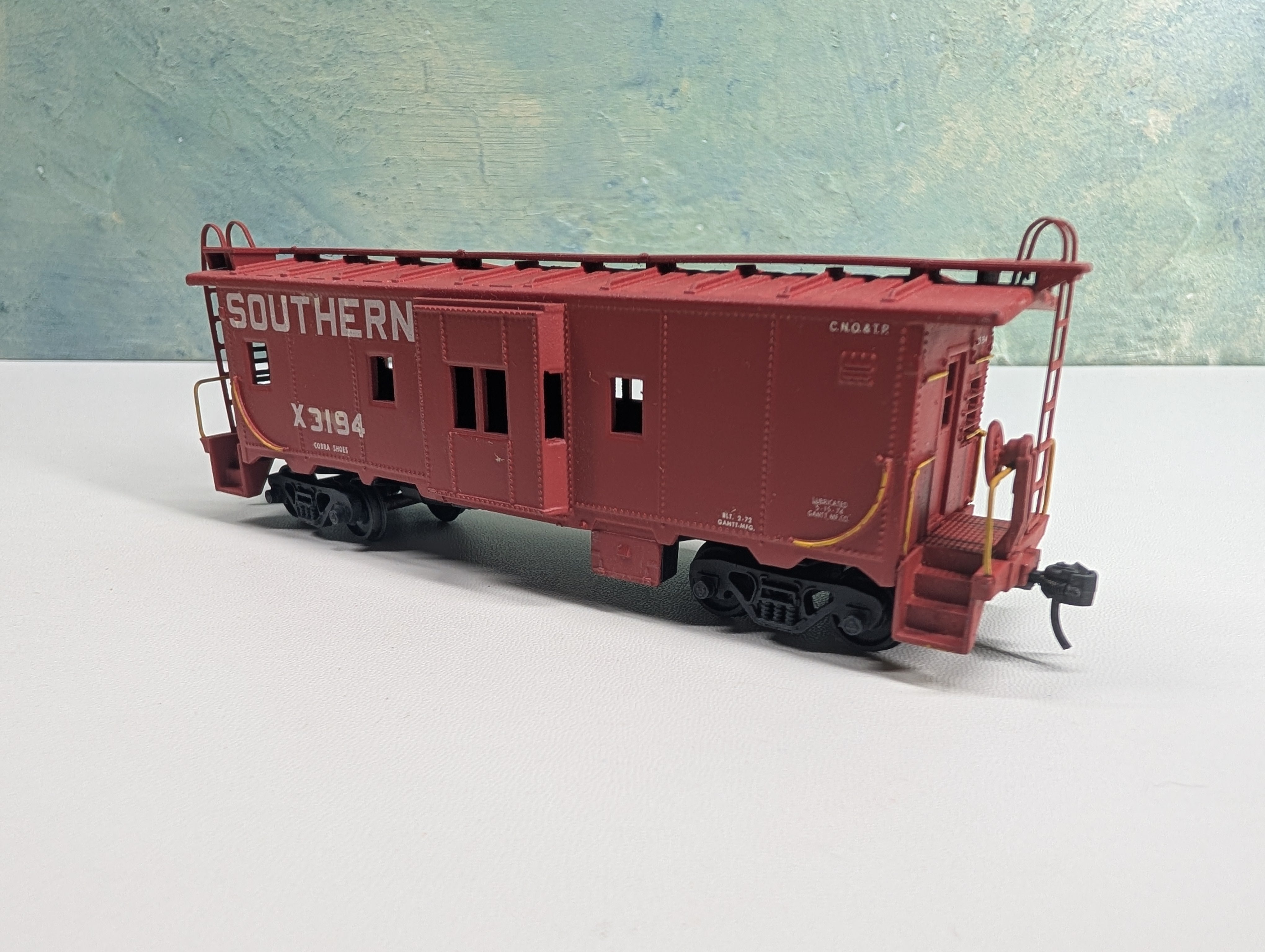 USED Athearn HO Scale Bay Window Caboose Southern #X3194
