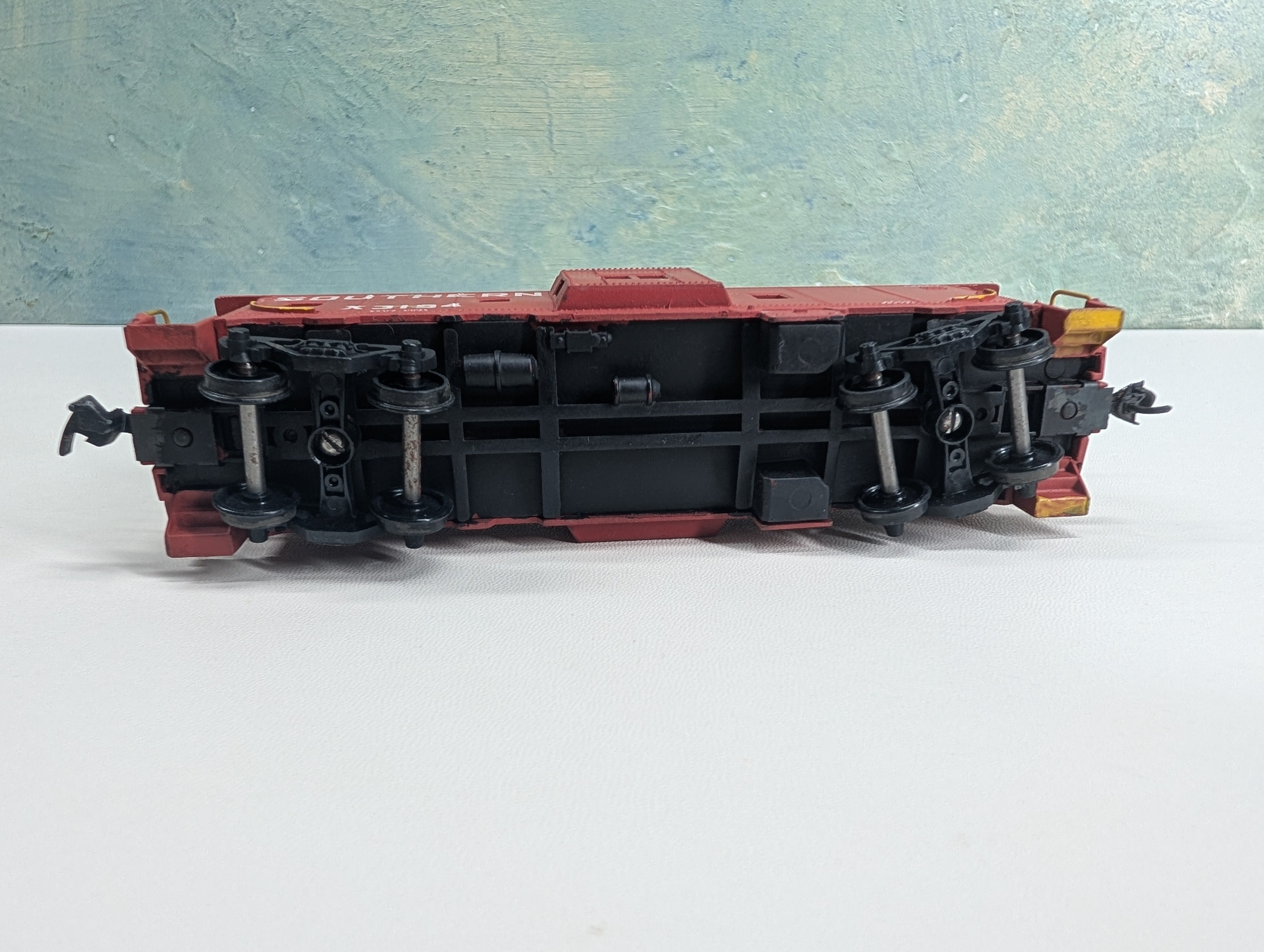 USED Athearn HO Scale Bay Window Caboose Southern #X3194