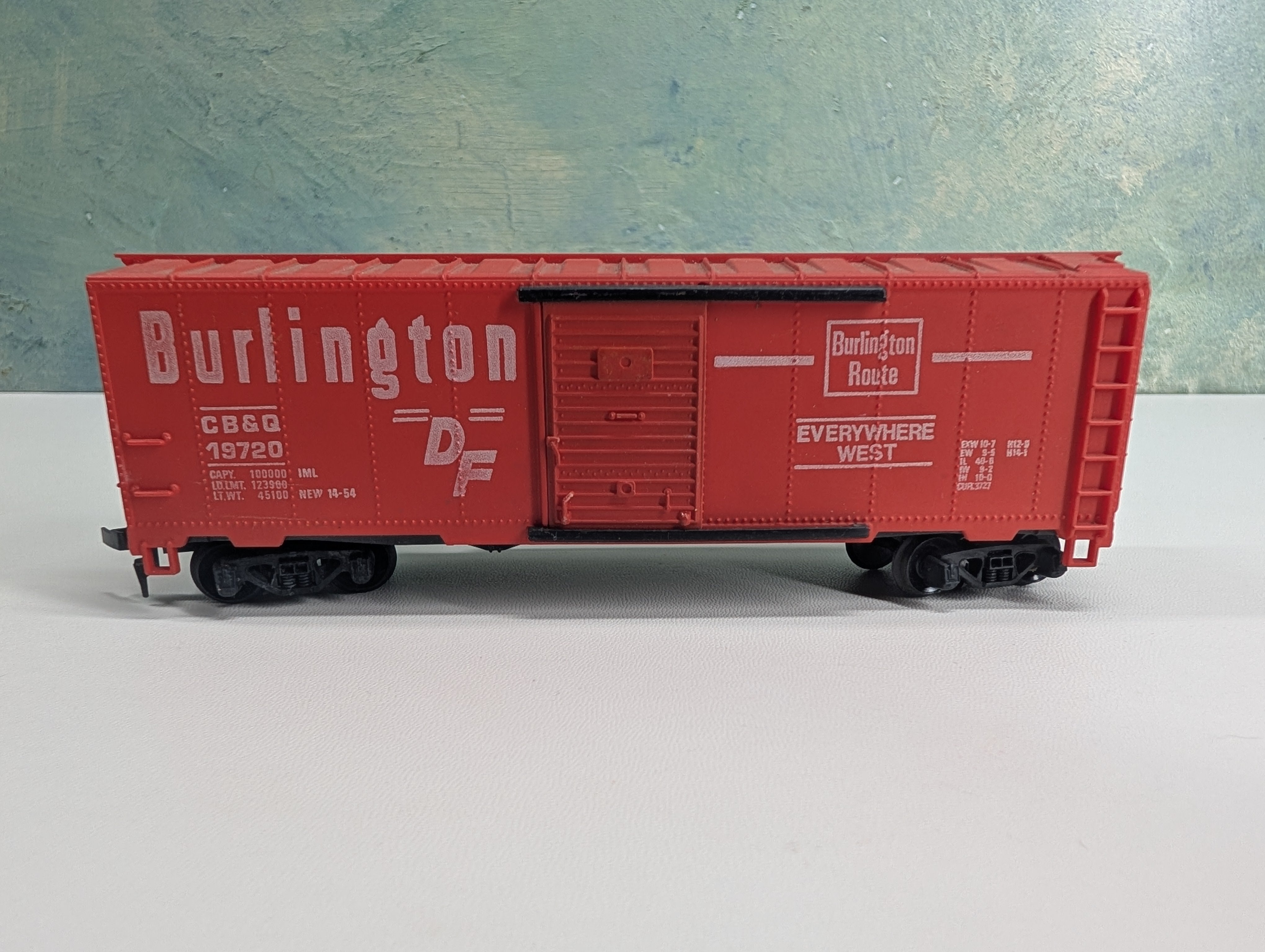 USED Tyco HO Scale 40' Box Car Burlington