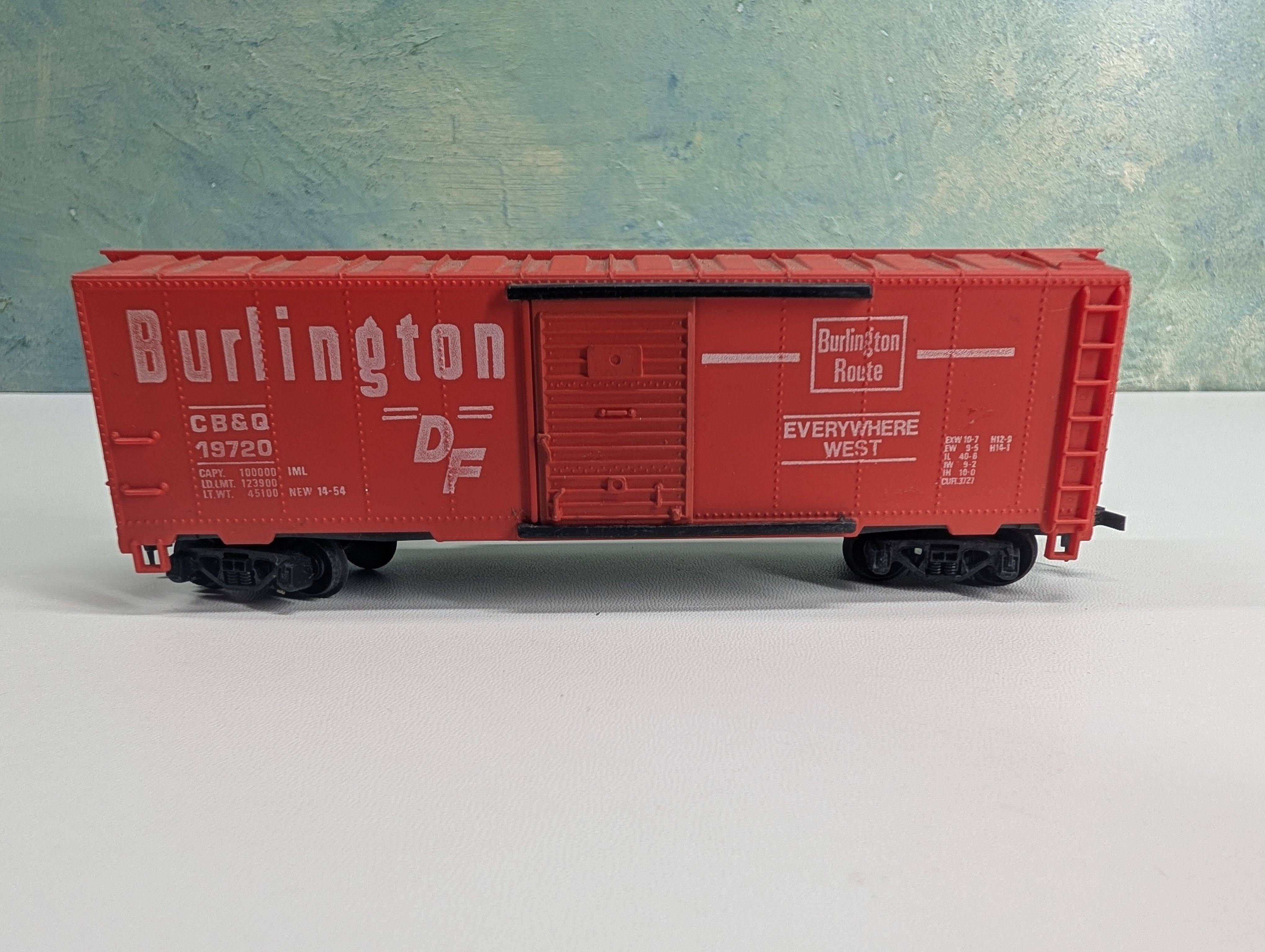 USED Tyco HO Scale 40' Box Car Burlington