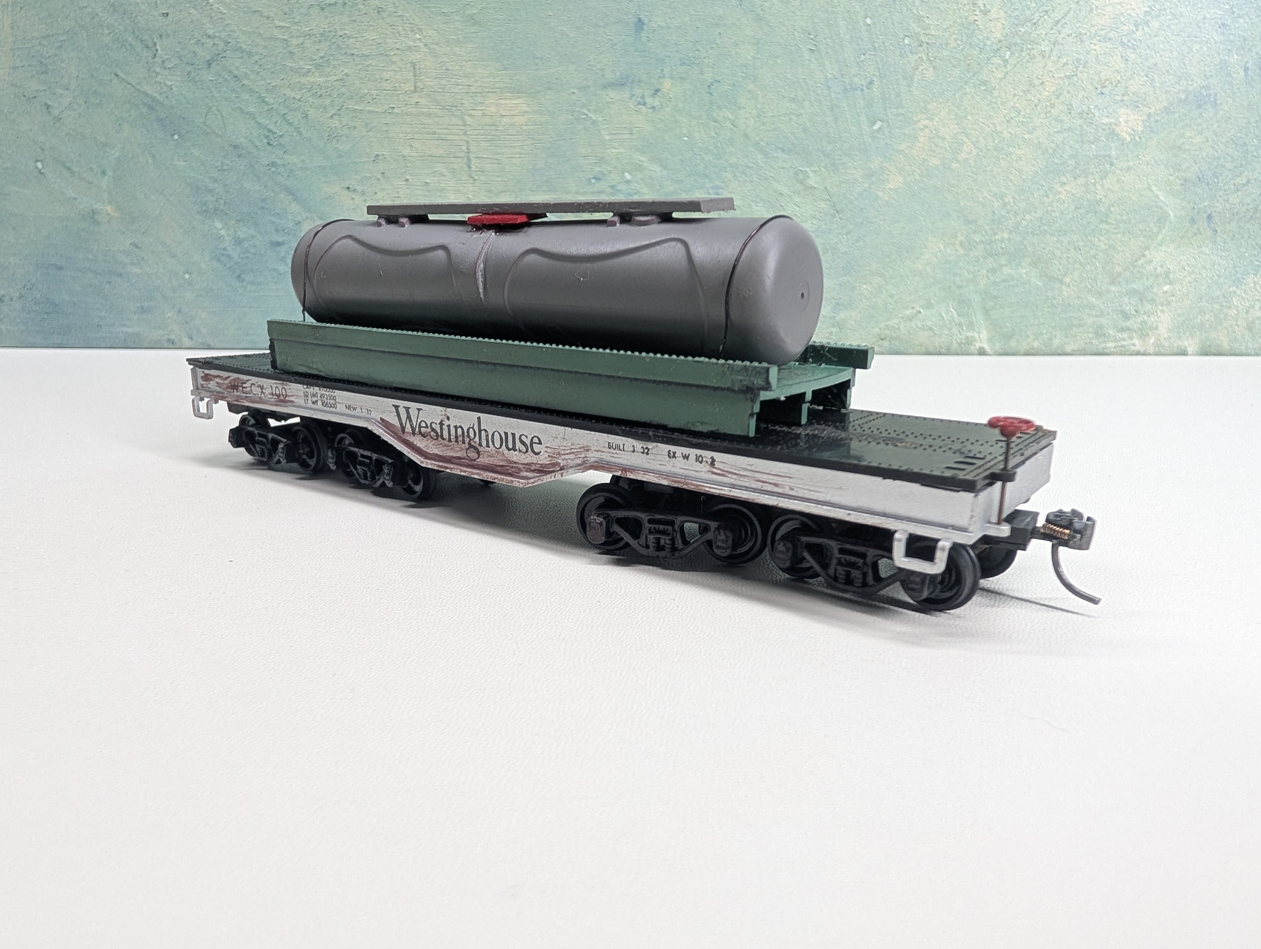 USED Athearn HO Scale Heavy Duty Flat Car Westinghouse WECX #100 w/ Custom Load