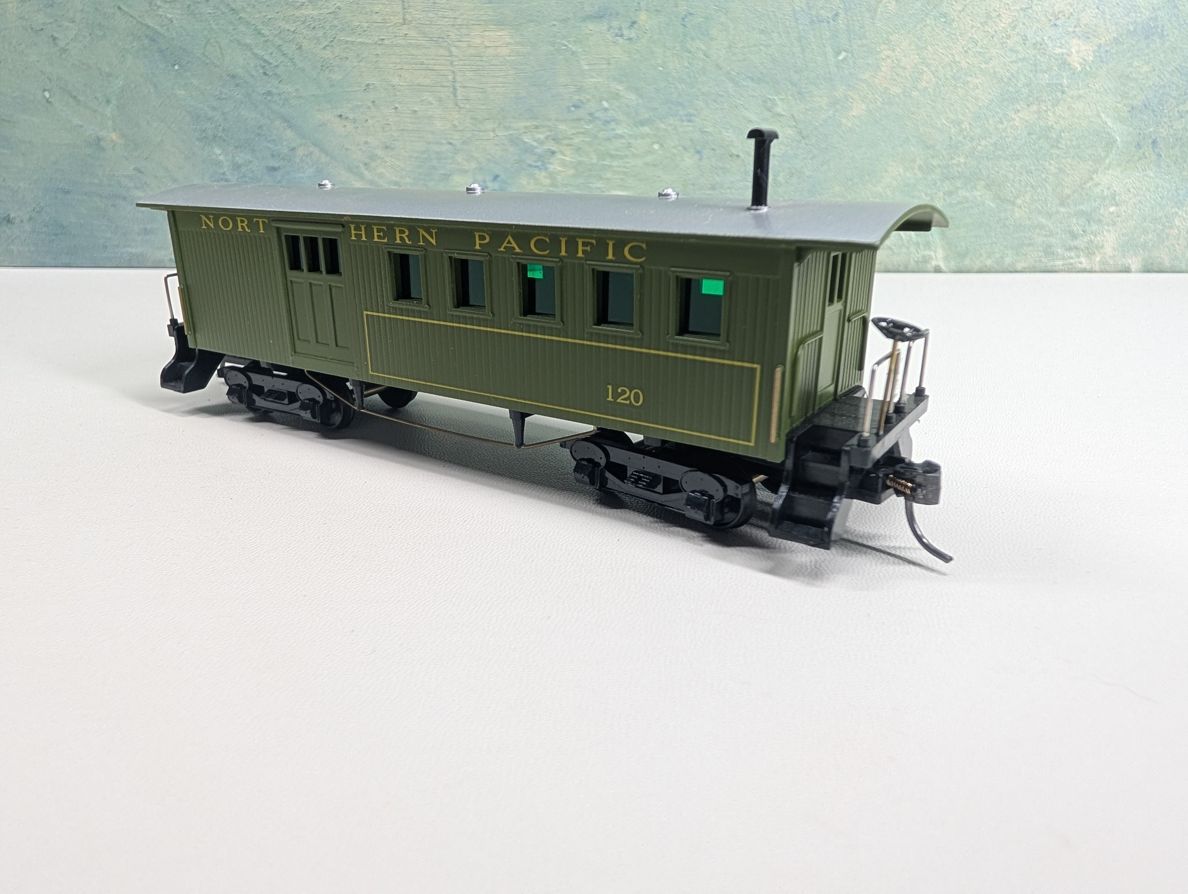 USED Mantua HO Scale Old Time Combo Passenger Car Northern Pacific NP #120