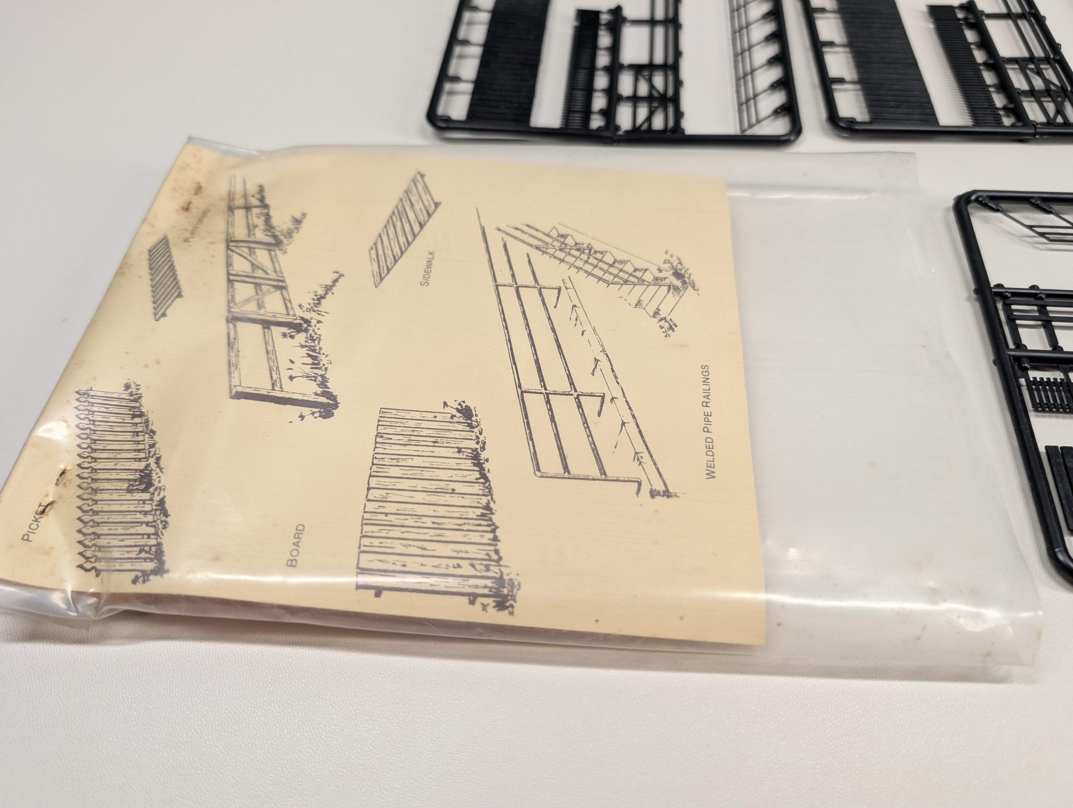 USED Central Valley 1601 HO Scale Styrene Fencing