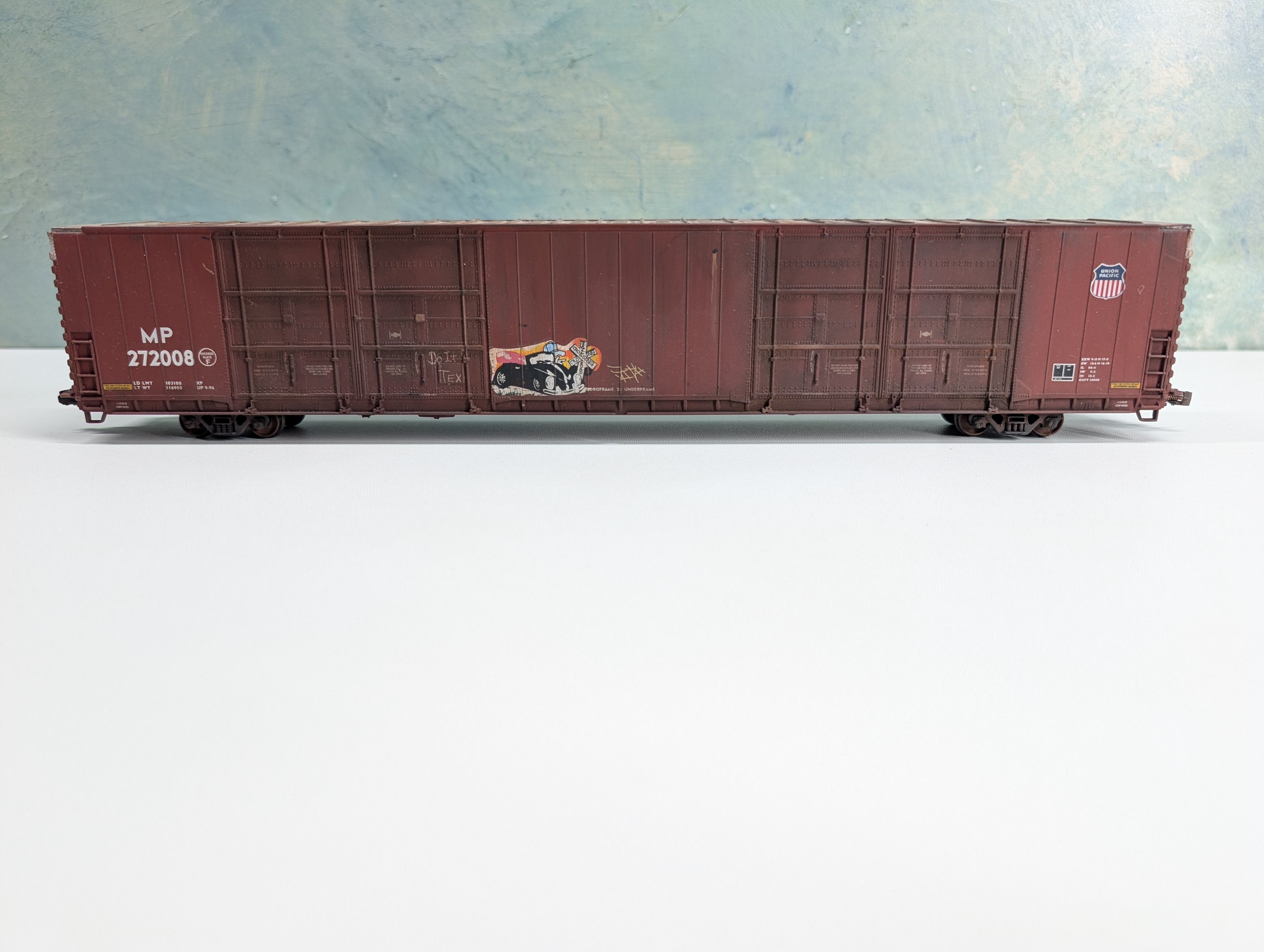 USED Walthers HO Scale 86' HI-Cube Box Car Missouri Pacific MP #272008 Weathered, Metal Wheels