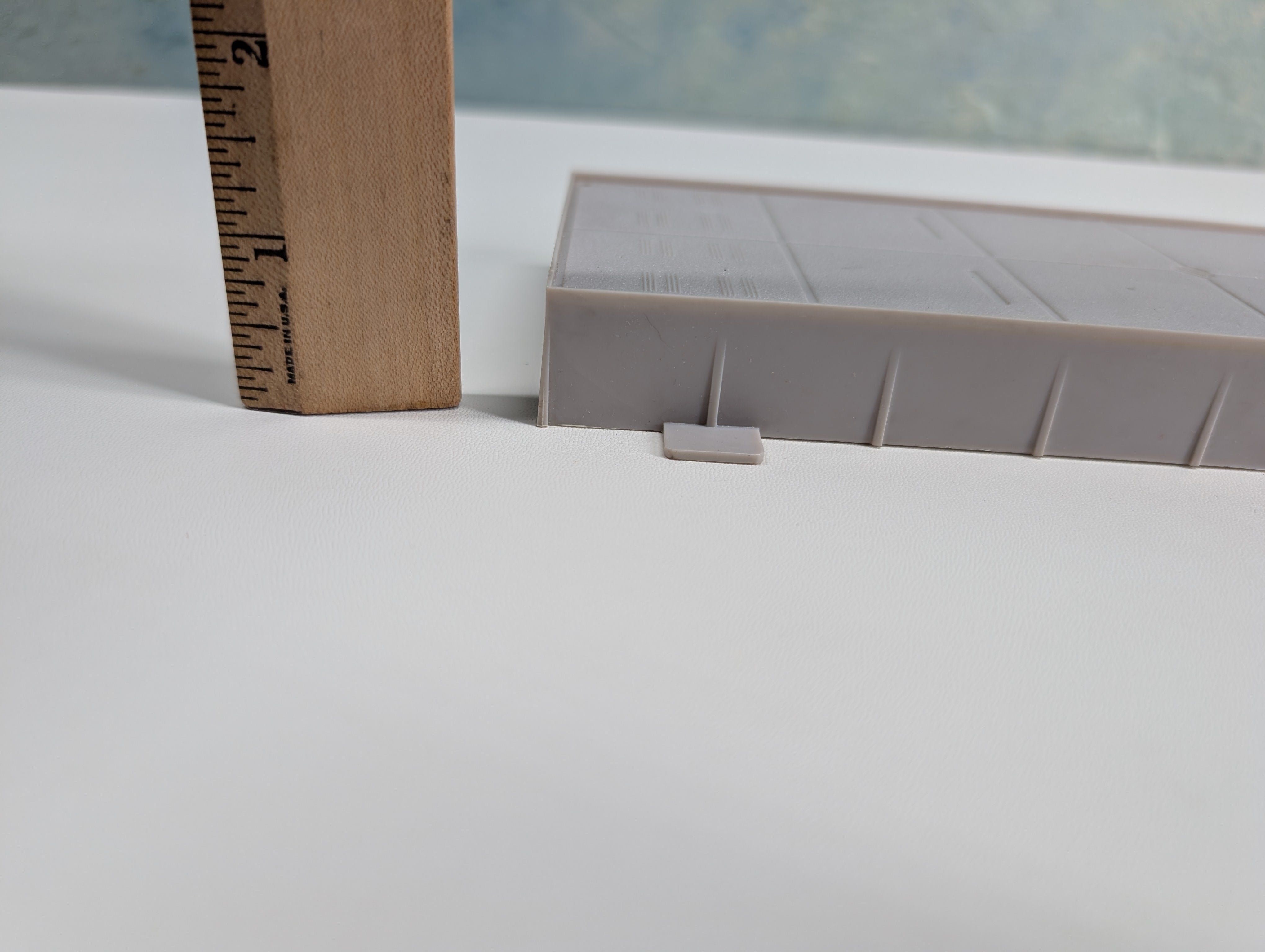 USED Tyco HO Scale Loading Ramp