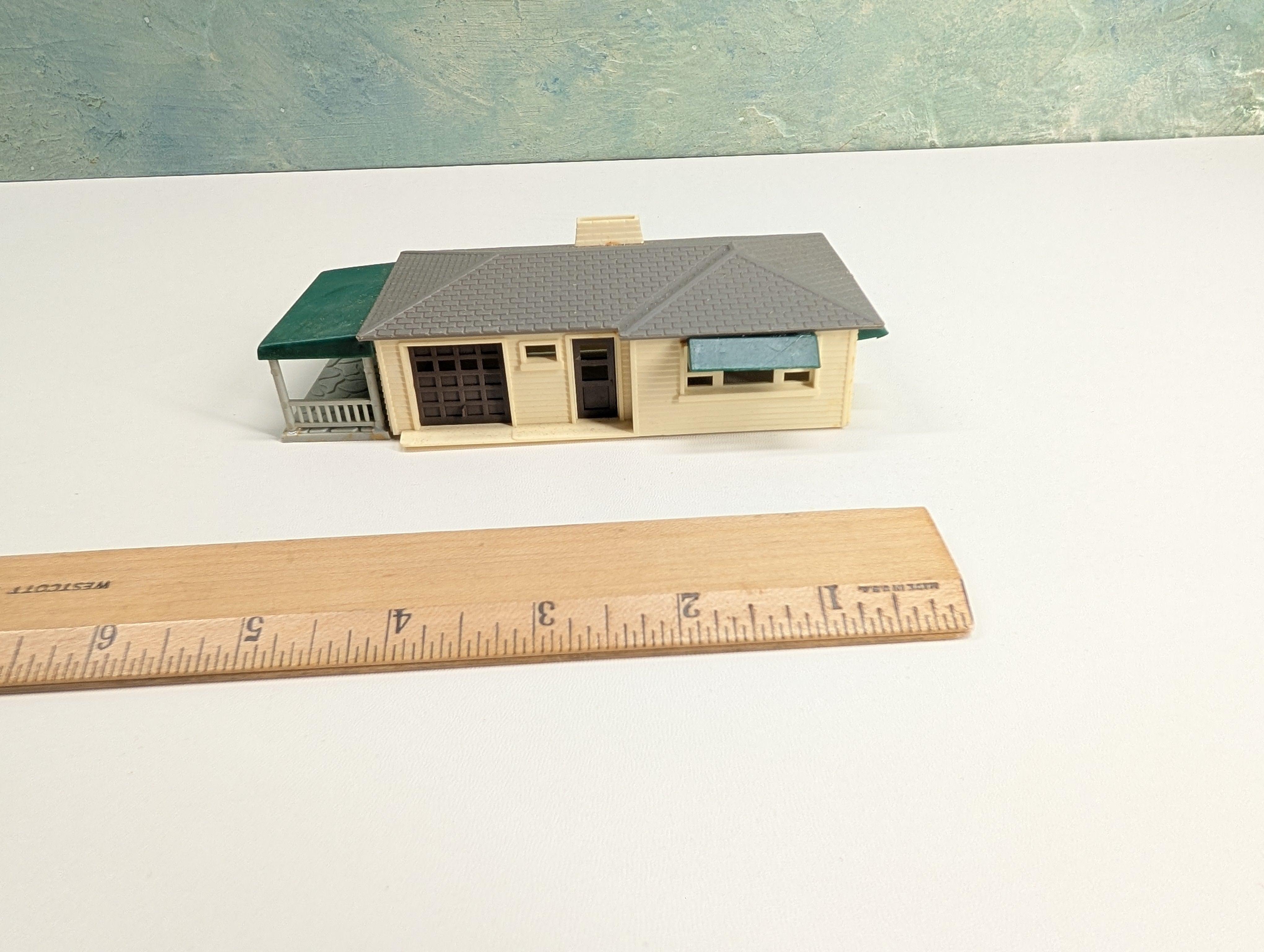USED Bachmann Plasticville HO Scale Small House
