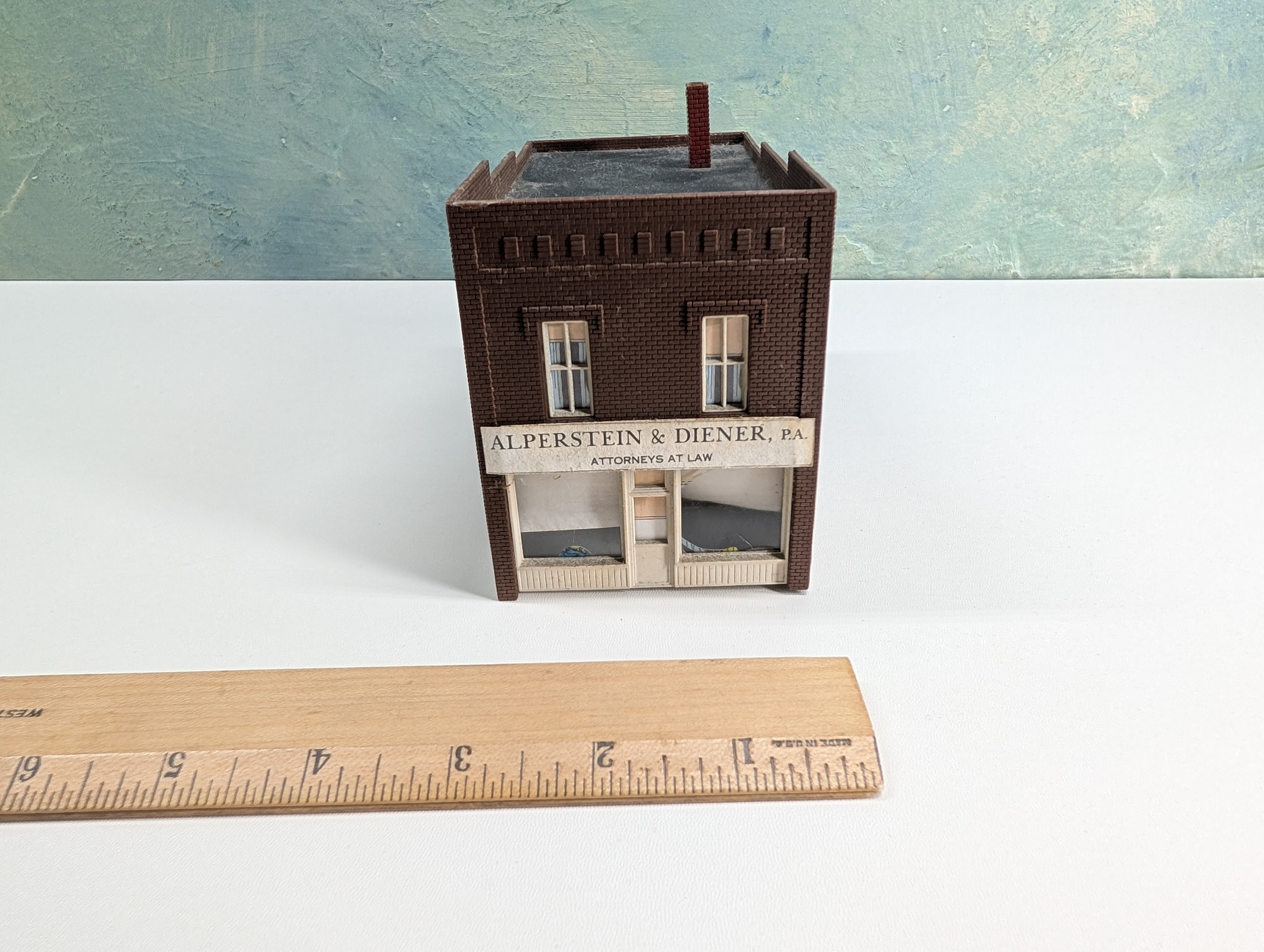 USED HO Scale Alperstein & Diener, PA Attorneys at Law, Brown Brick Building