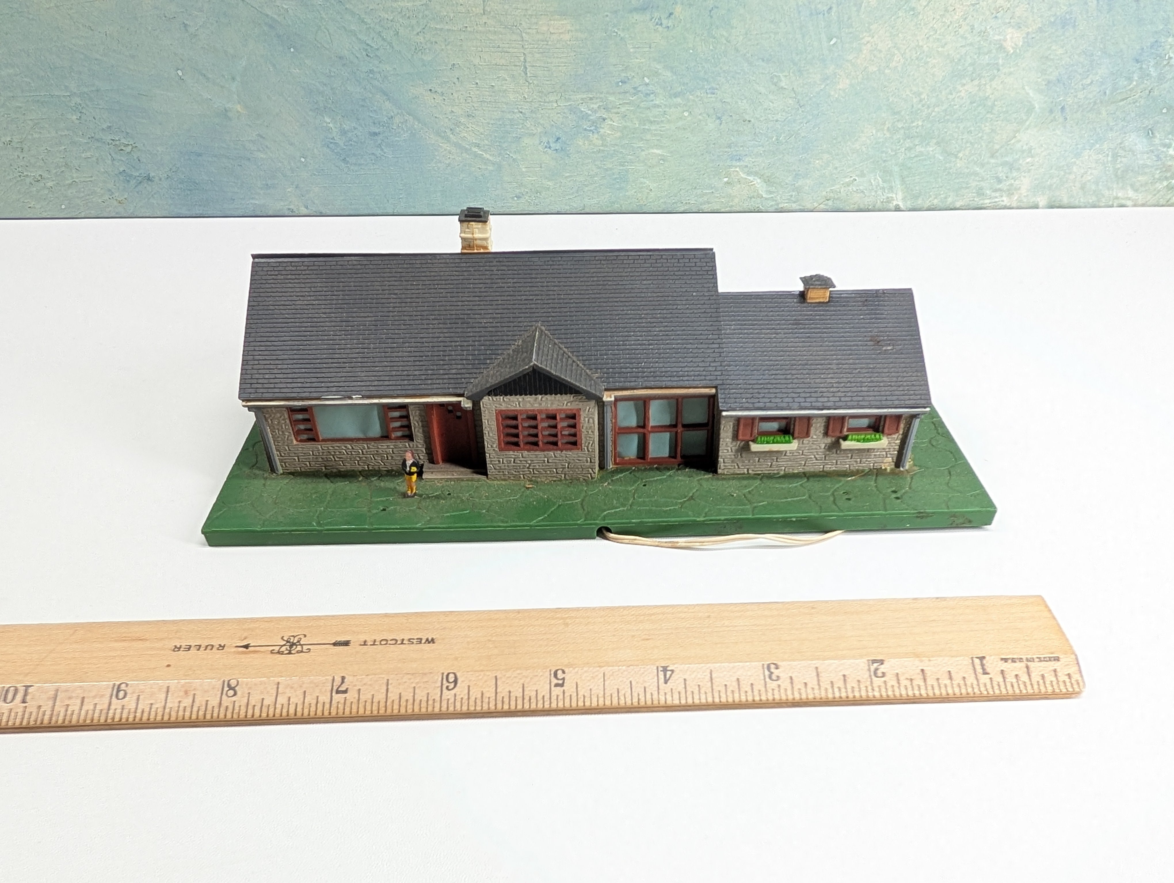 USED Tyco HO Scale Ranch House
