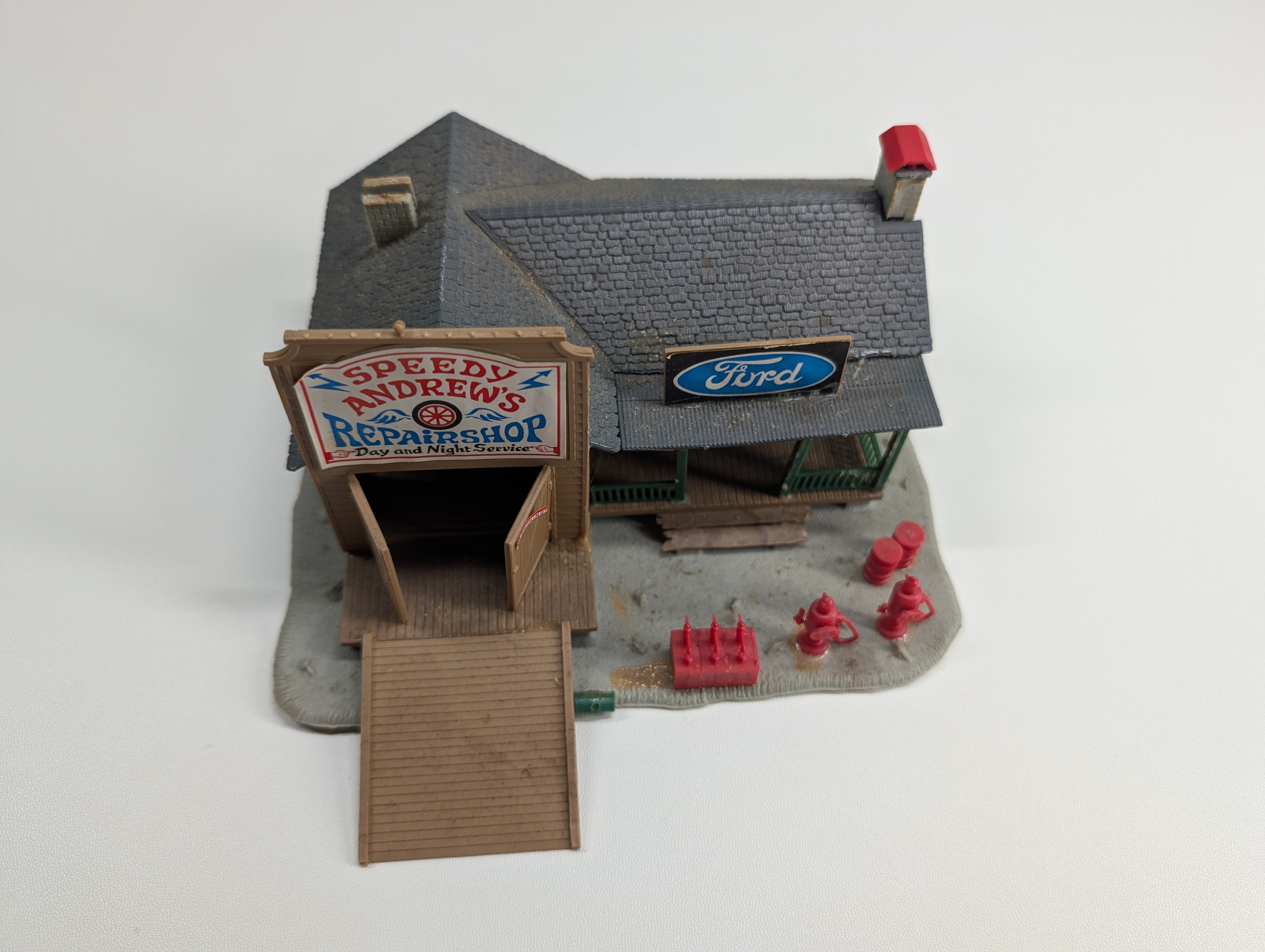 USED Pola HO Scale Speedy Andrew's Repair Shop, Ford