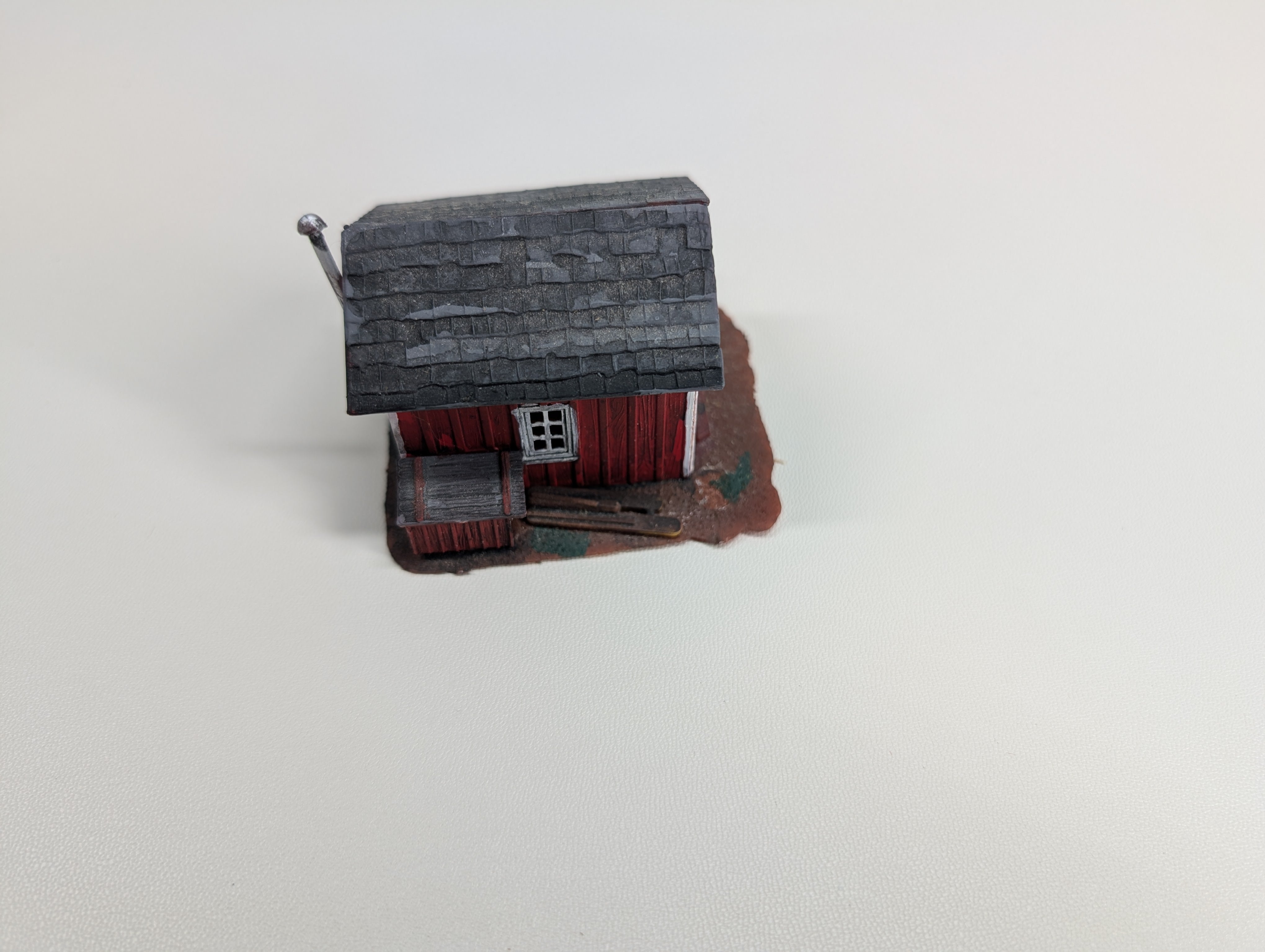 USED HO Scale Red Trackside Shed