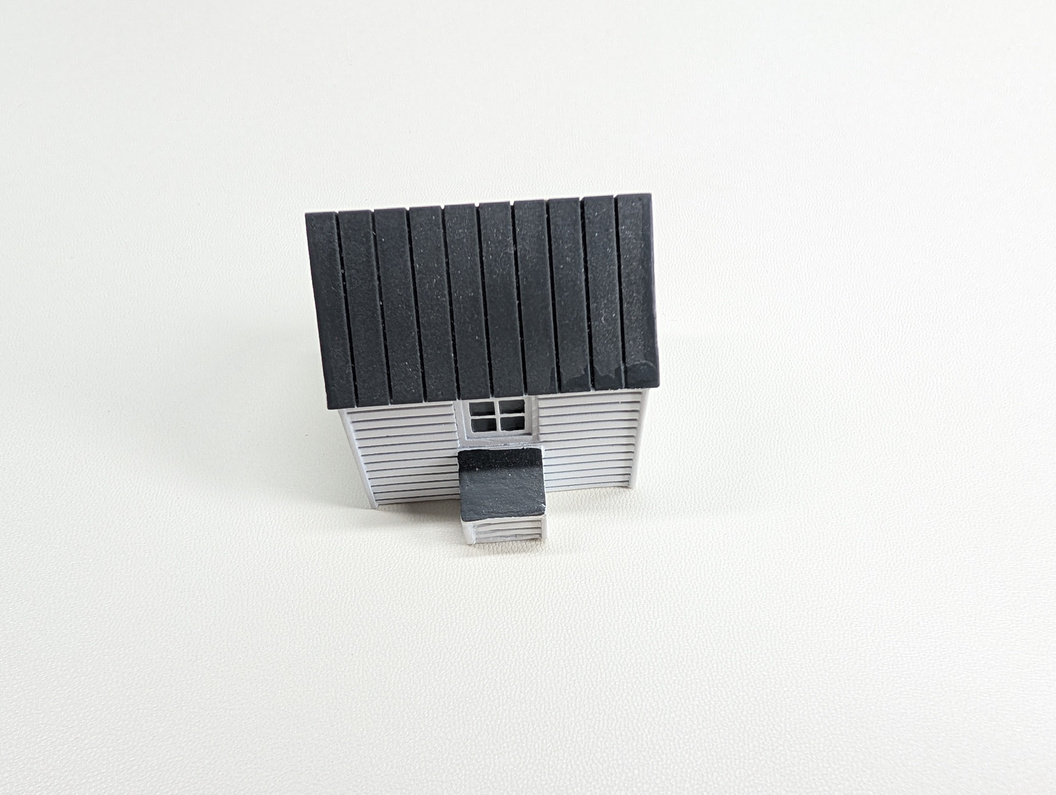 USED IMEX HO Scale White Shed