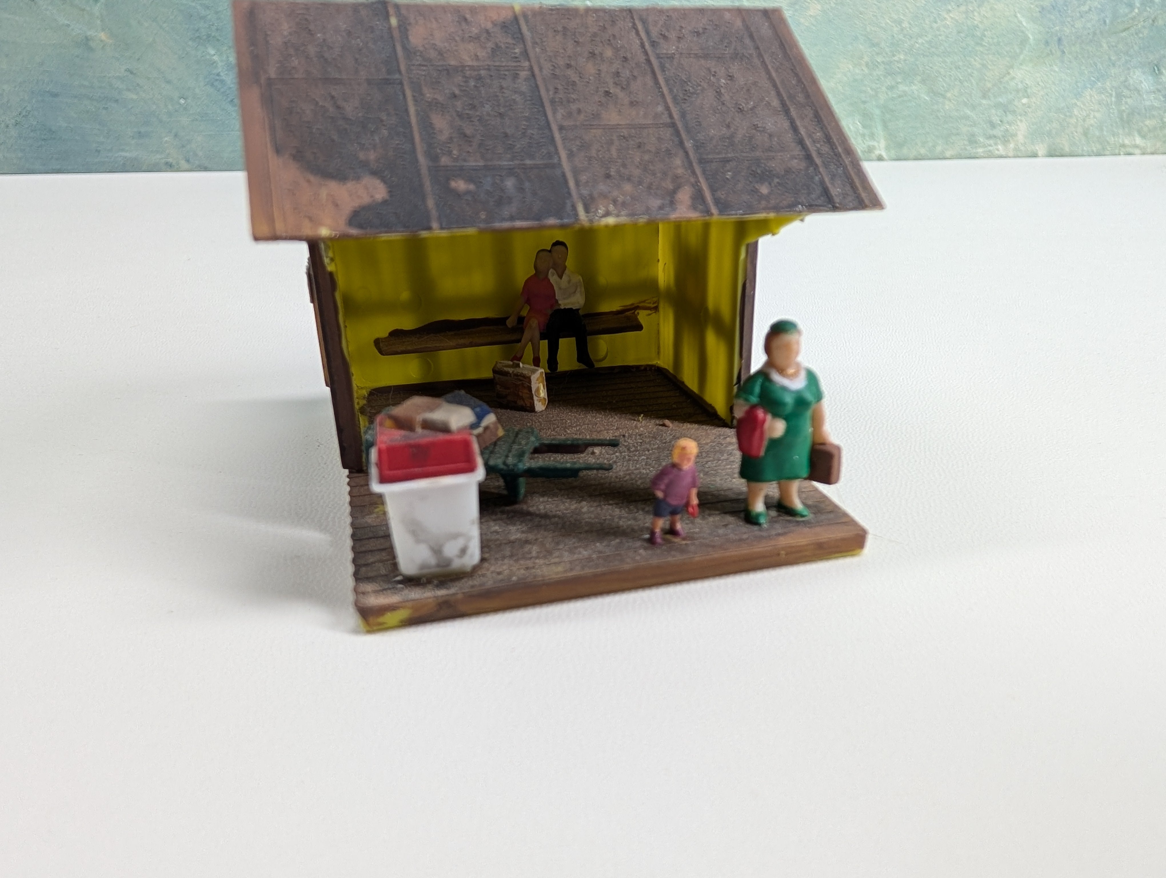 USED HO Scale Passenger Station Shelter
