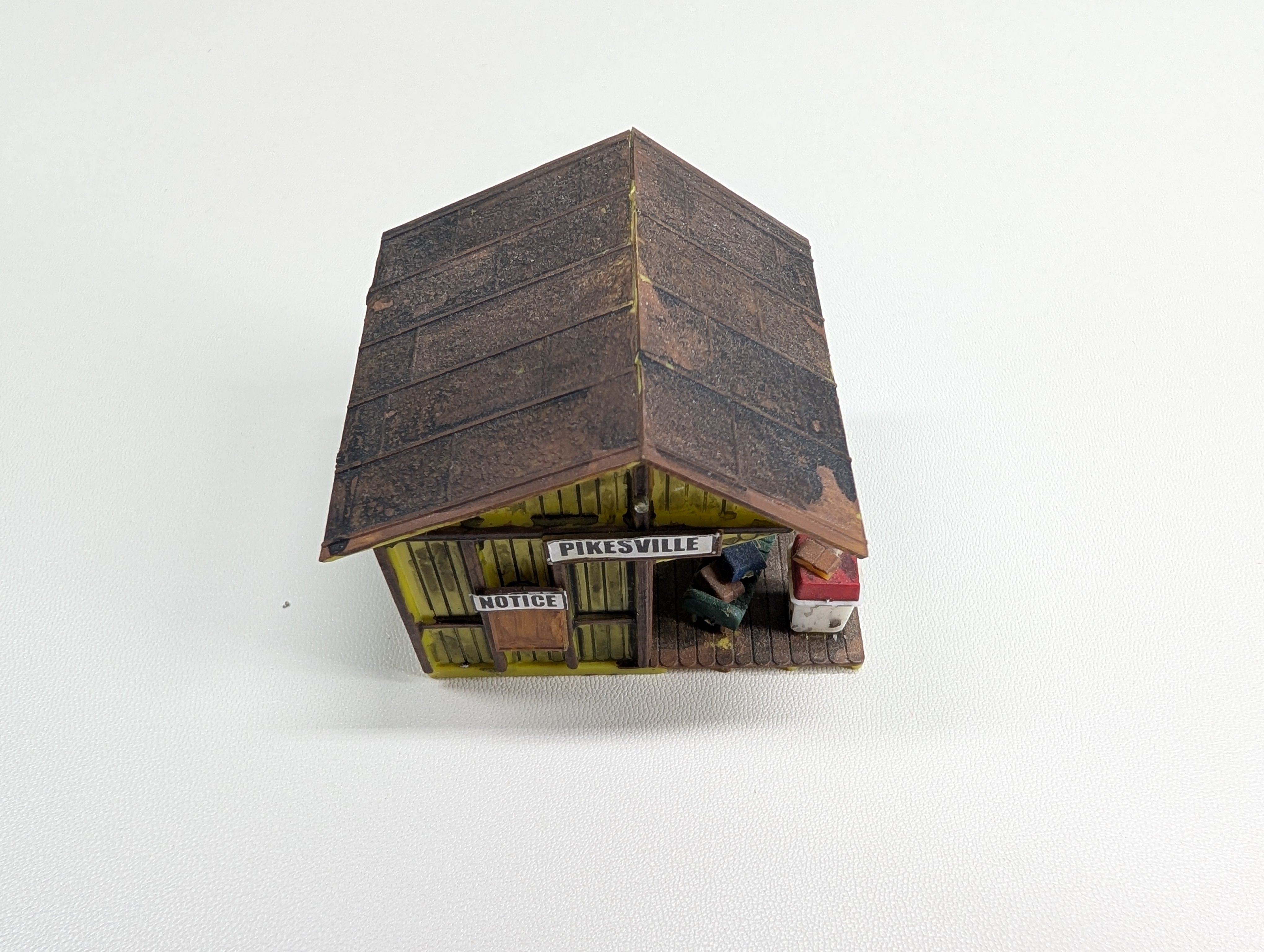 USED HO Scale Passenger Station Shelter