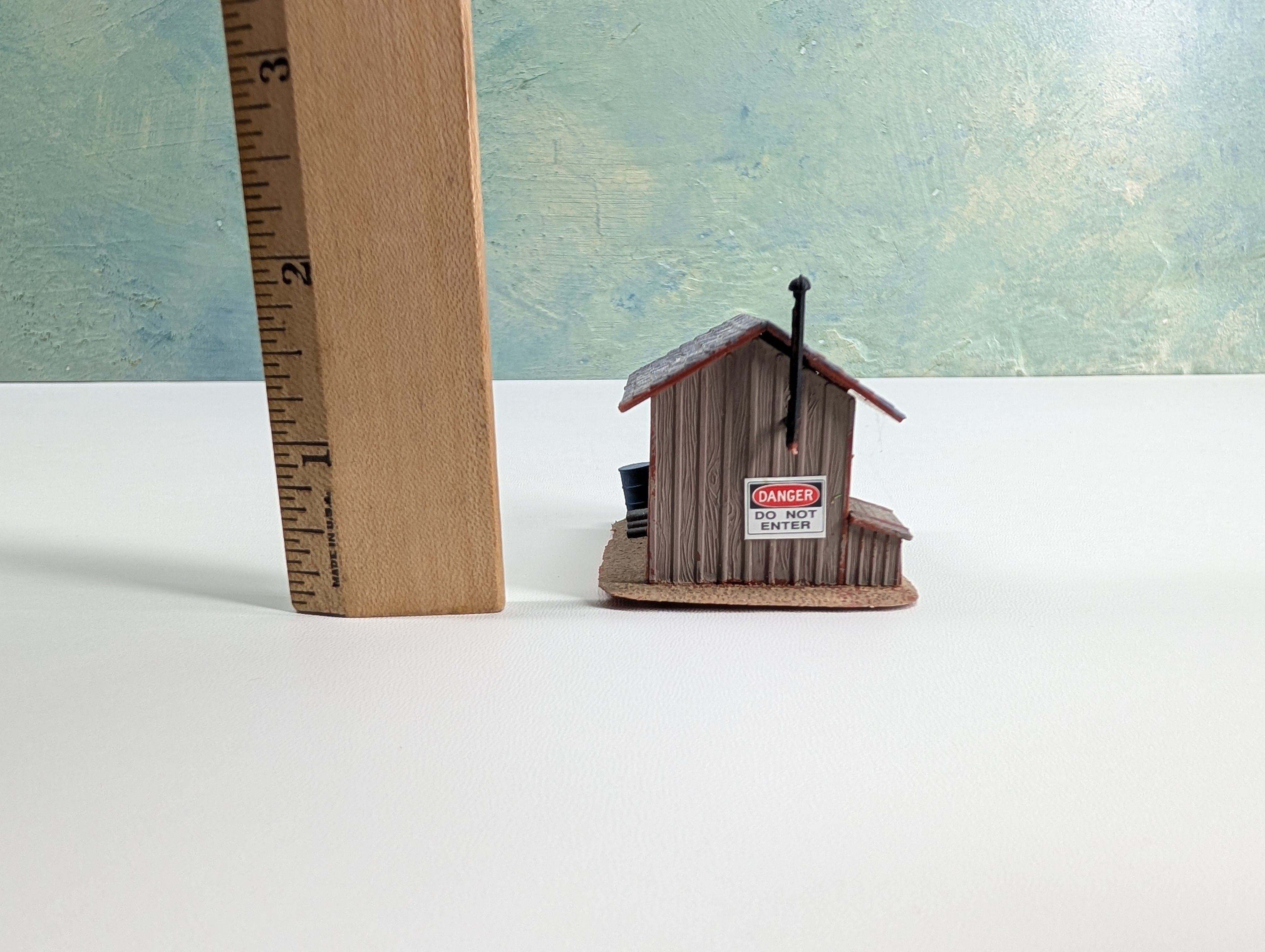 USED HO Scale Trackside Shanty, Shed