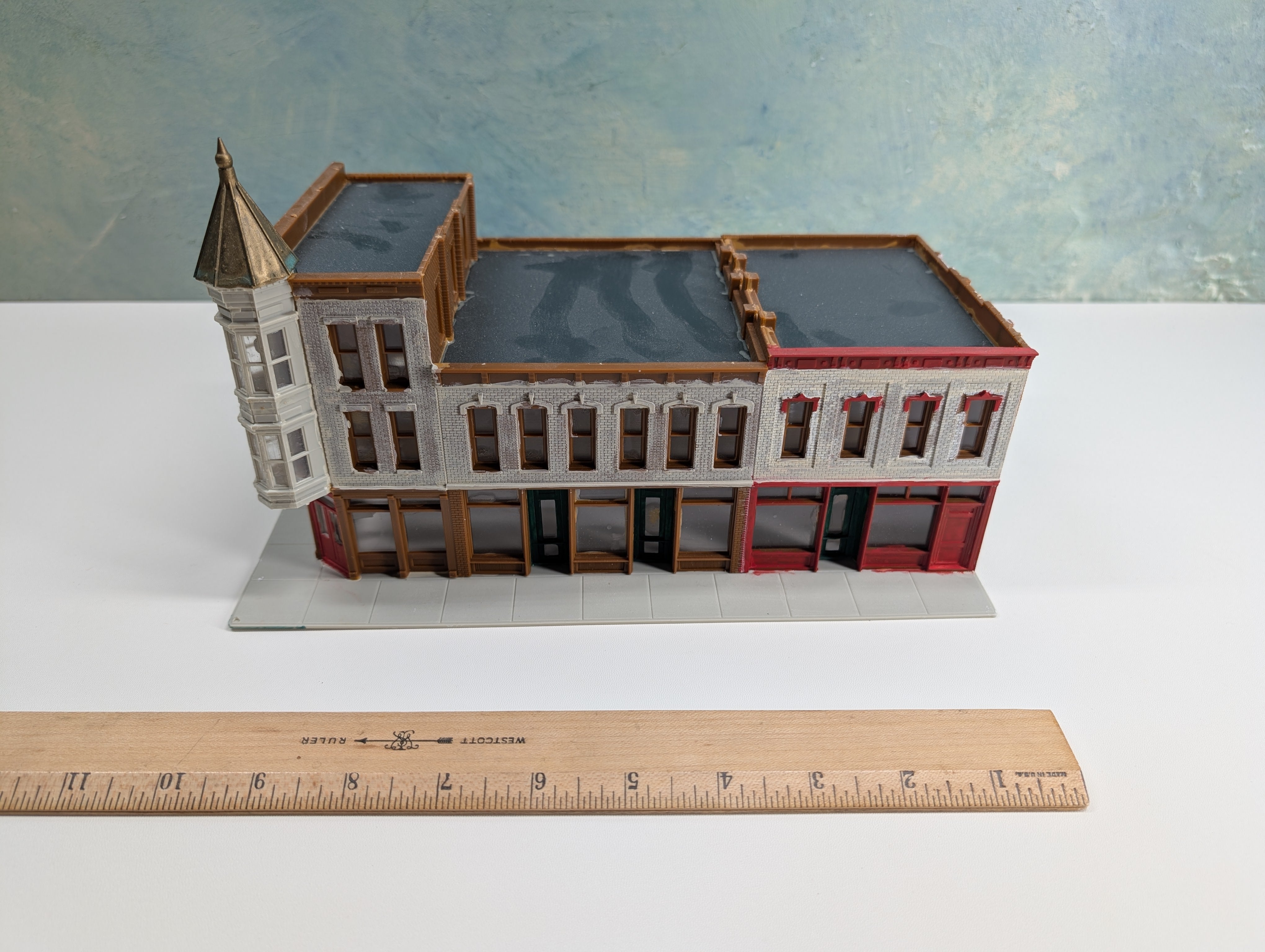 USED HO Scale Merchant's Row, Corner Store Row