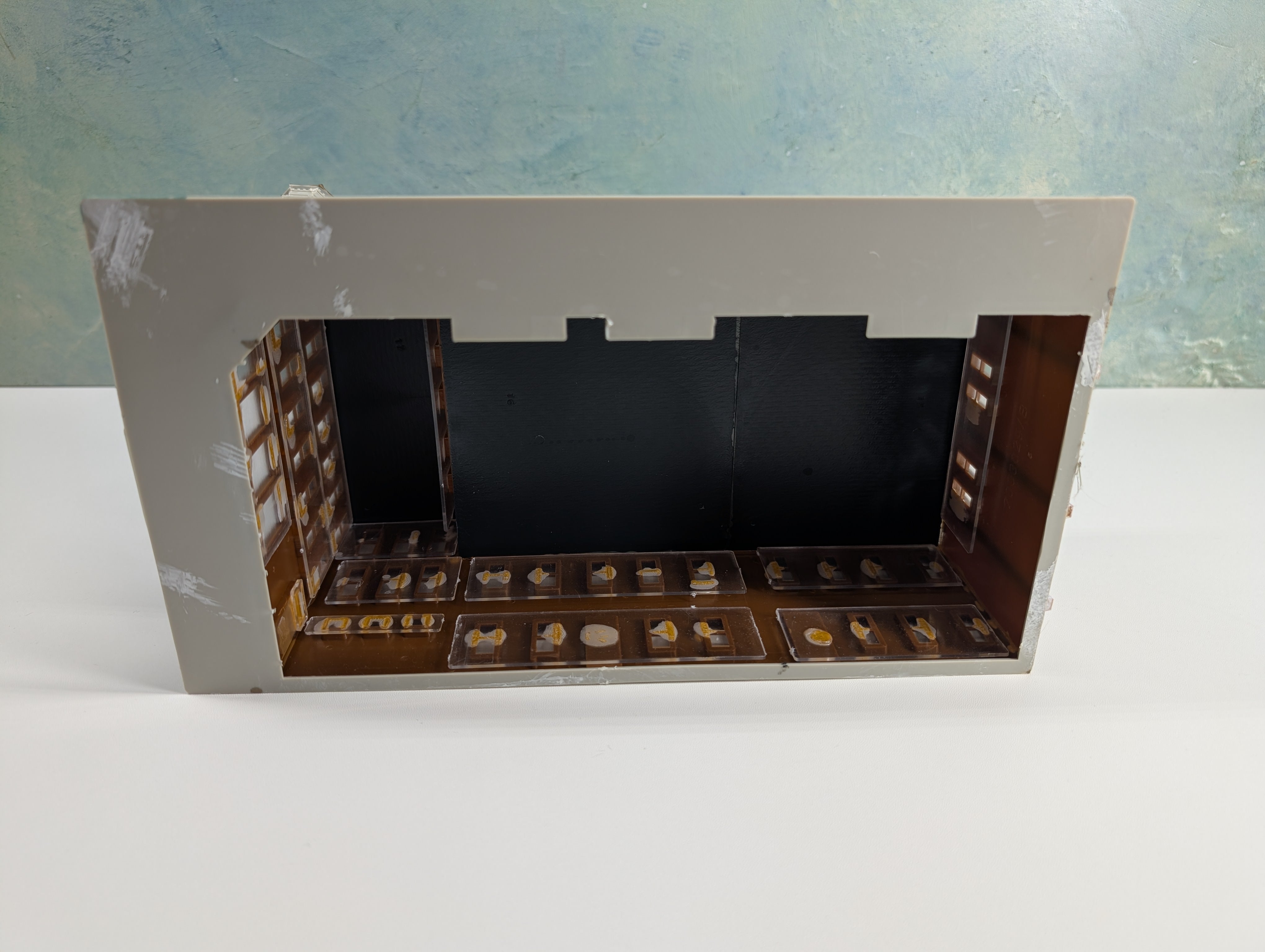 USED HO Scale Merchant's Row, Corner Store Row