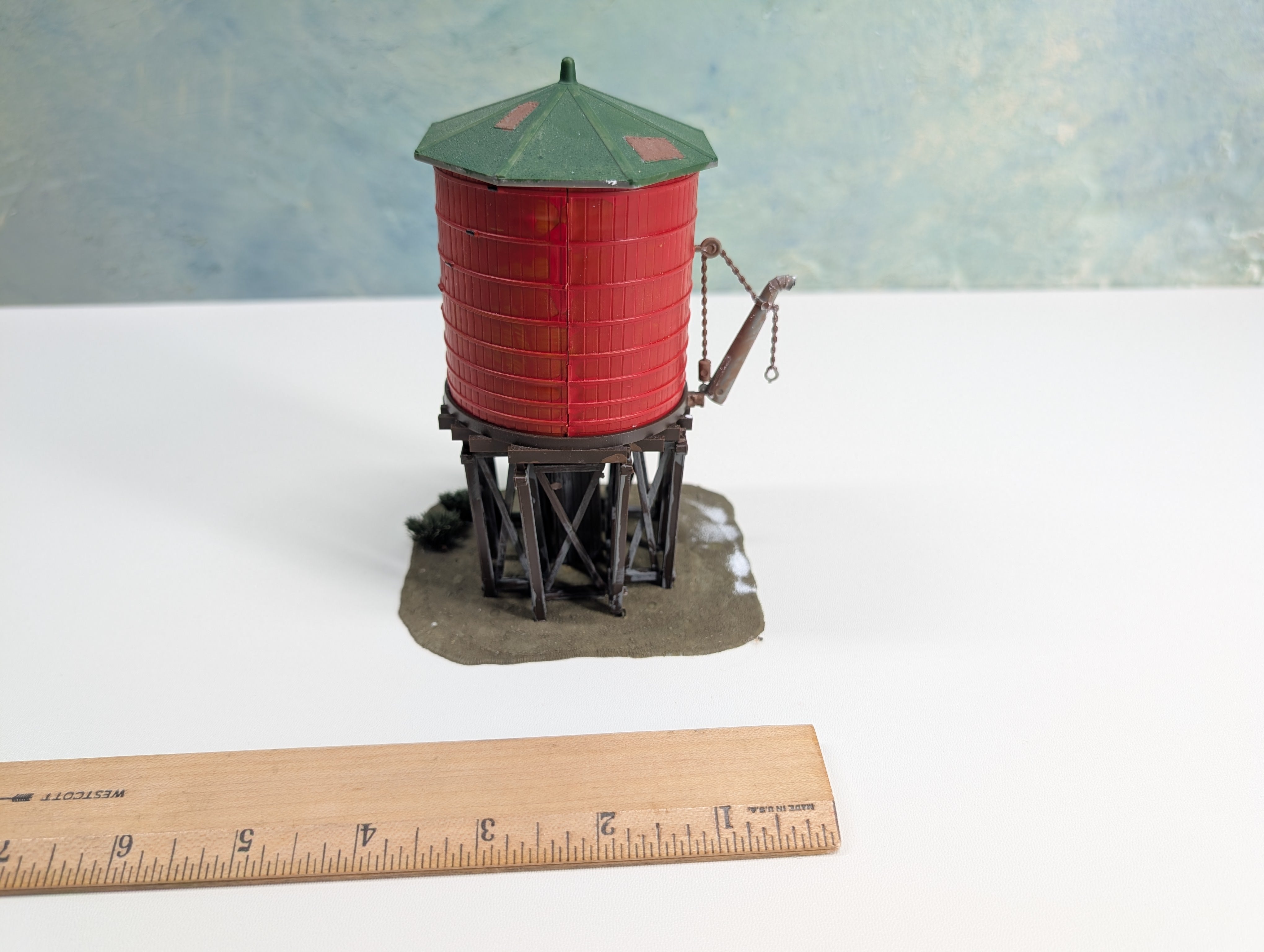 USED Tyco HO Scale Red Water Tower